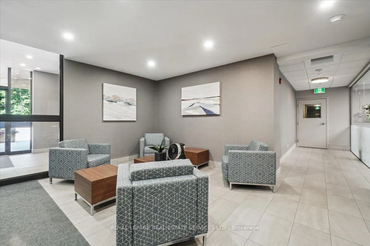 Photo 2 of Unit 702, 60 Park Avenue, Halton Hills, Georgetown — HOMEH