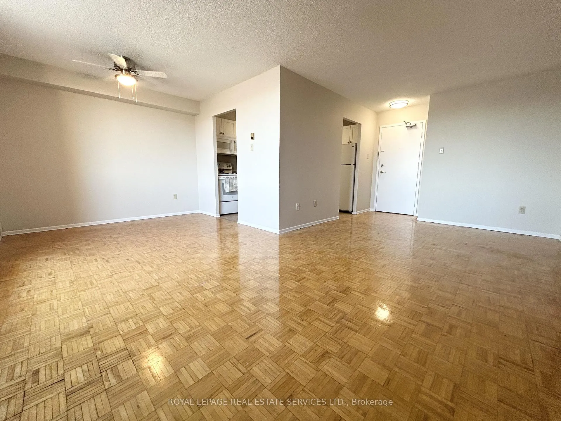 Photo 3 of Unit 702, 60 Park Avenue, Halton Hills, Georgetown — HOMEH