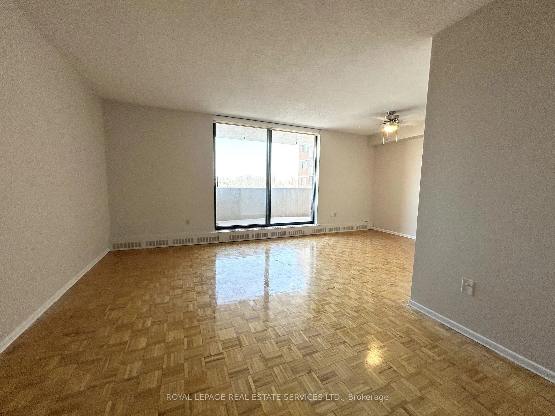 Photo 4 of Unit 702, 60 Park Avenue, Halton Hills, Georgetown — HOMEH