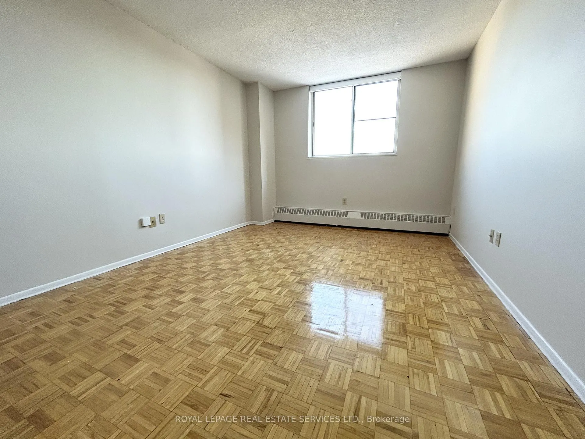 Photo 8 of Unit 702, 60 Park Avenue, Halton Hills, Georgetown — HOMEH