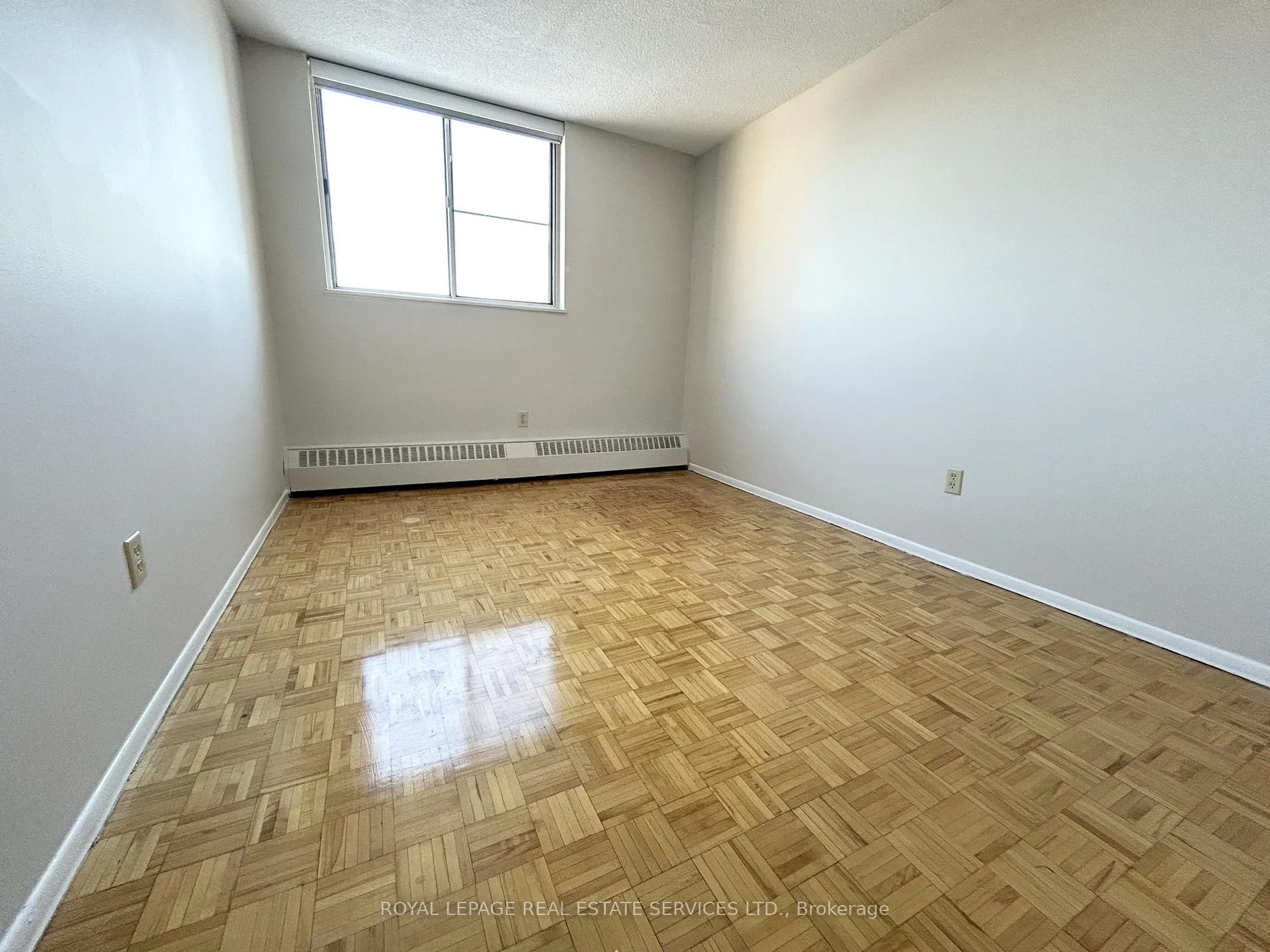 Photo 11 of Unit 702, 60 Park Avenue, Halton Hills, Georgetown — HOMEH