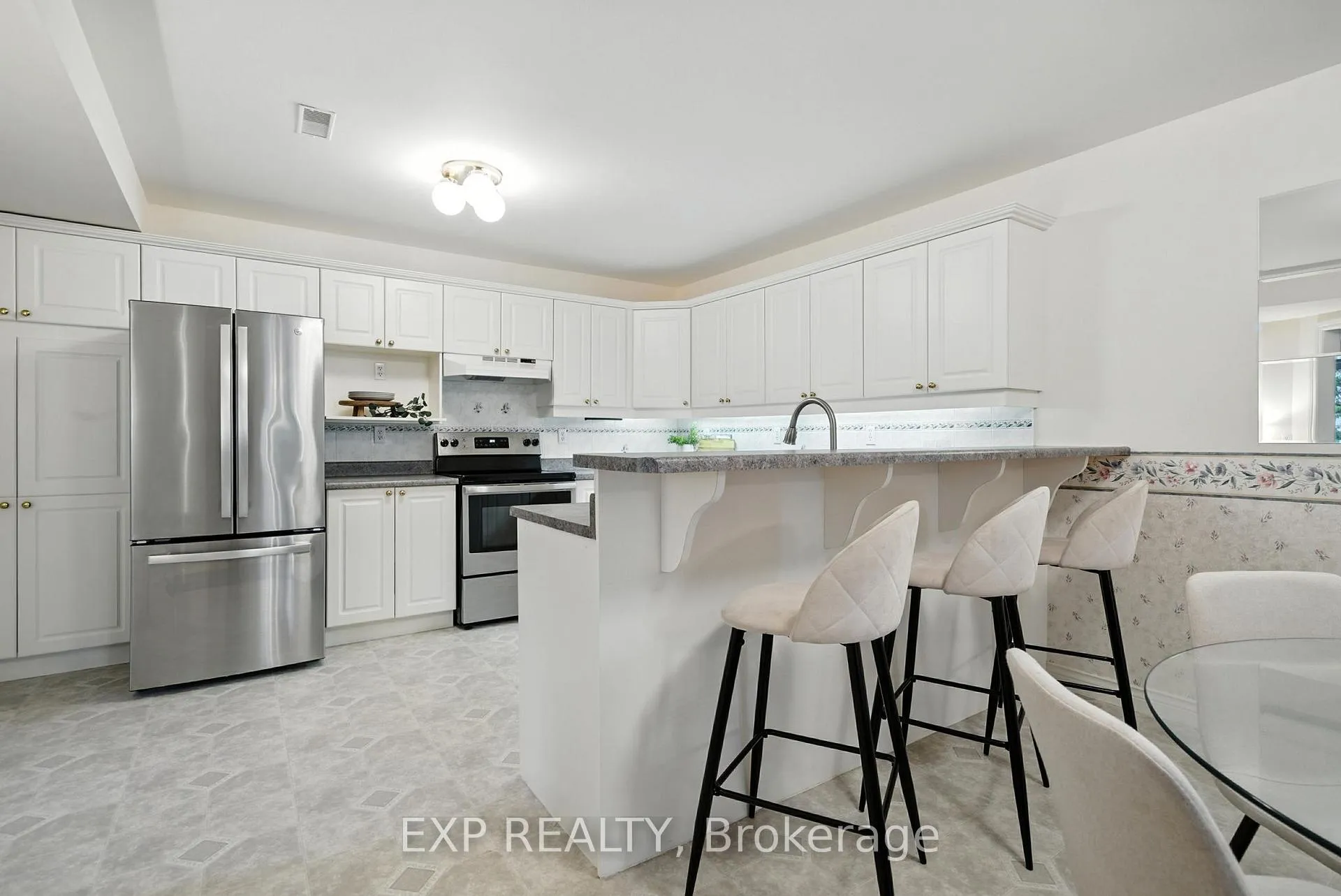 Photo 14 of Unit 511, 245 Elgin Street W, Cobourg — HOMEH