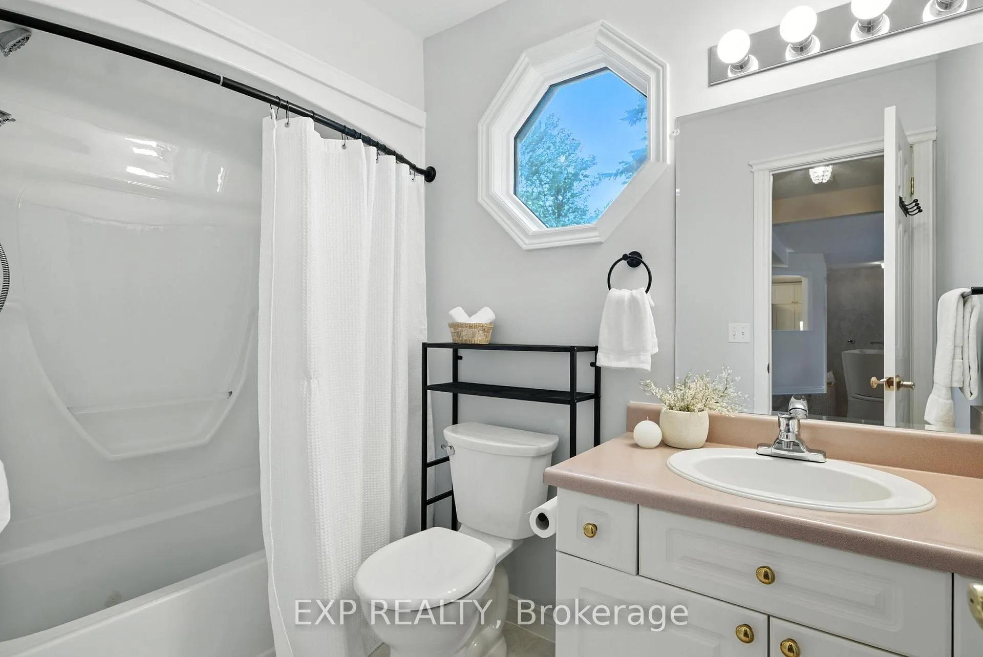 Photo 20 of Unit 511, 245 Elgin Street W, Cobourg — HOMEH