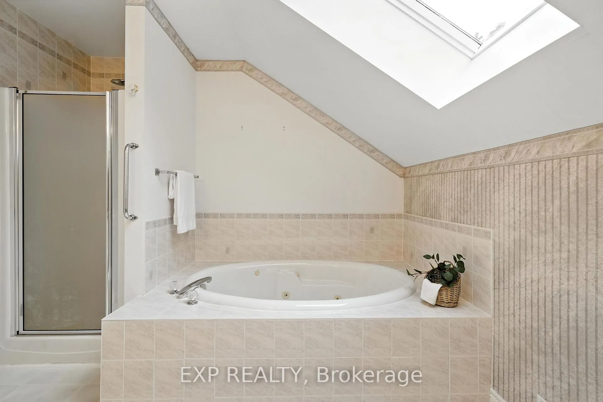 Photo 27 of Unit 511, 245 Elgin Street W, Cobourg — HOMEH