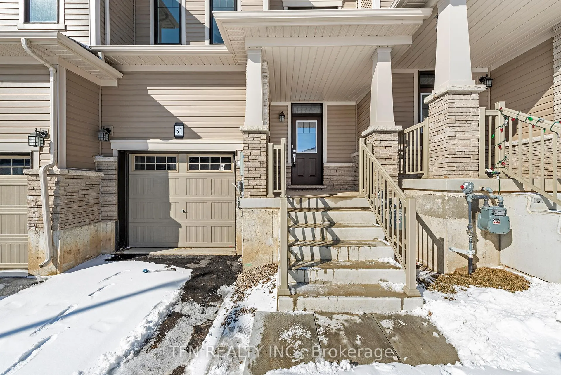 Photo 2 of 31 Lonsdale Road, Haldimand — HOMEH