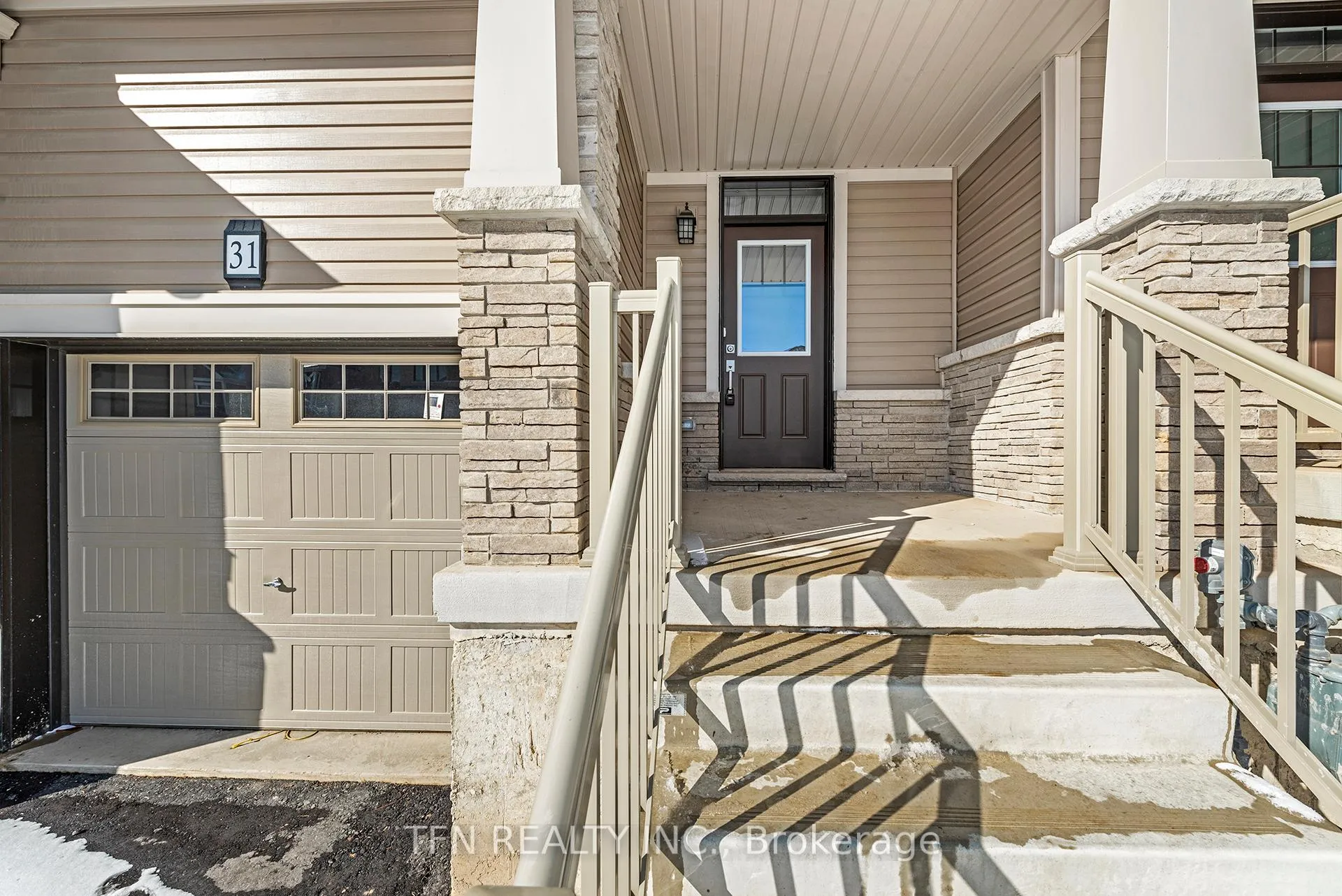 Photo 3 of 31 Lonsdale Road, Haldimand — HOMEH