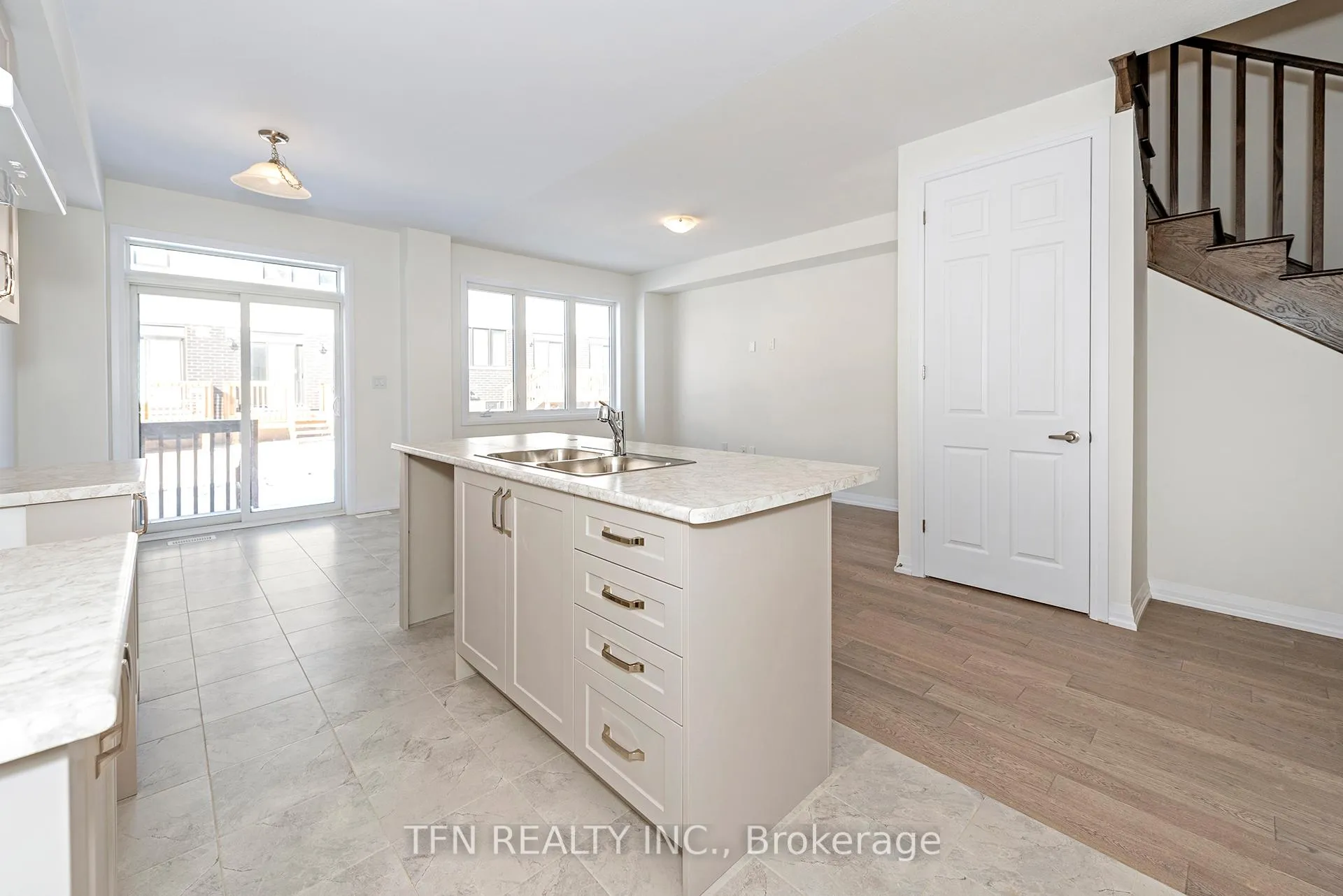 Photo 5 of 31 Lonsdale Road, Haldimand — HOMEH