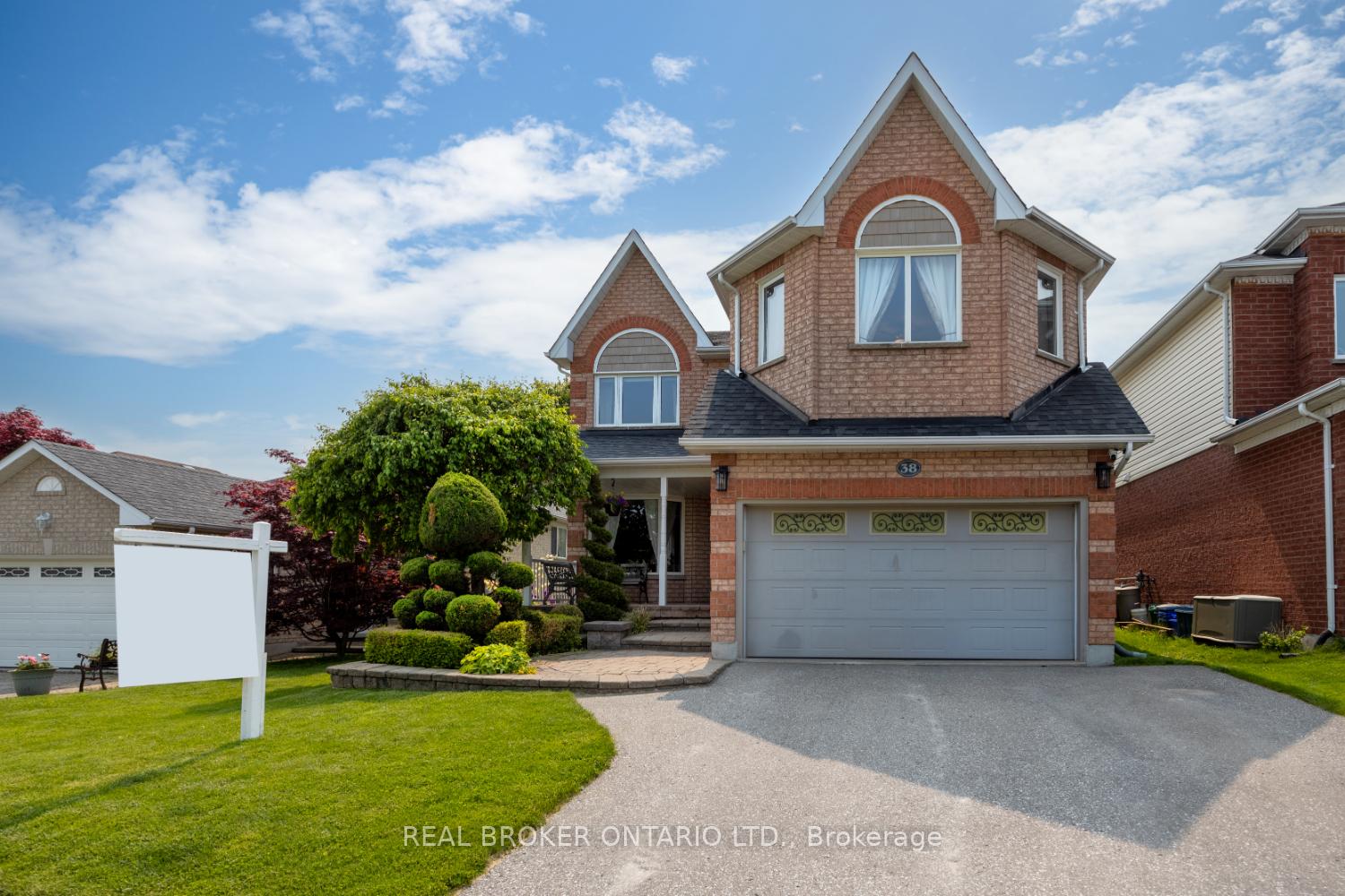 Photo 1 of 38 Apple Blossom Boulevard, Clarington, Bowmanville — HOMEH