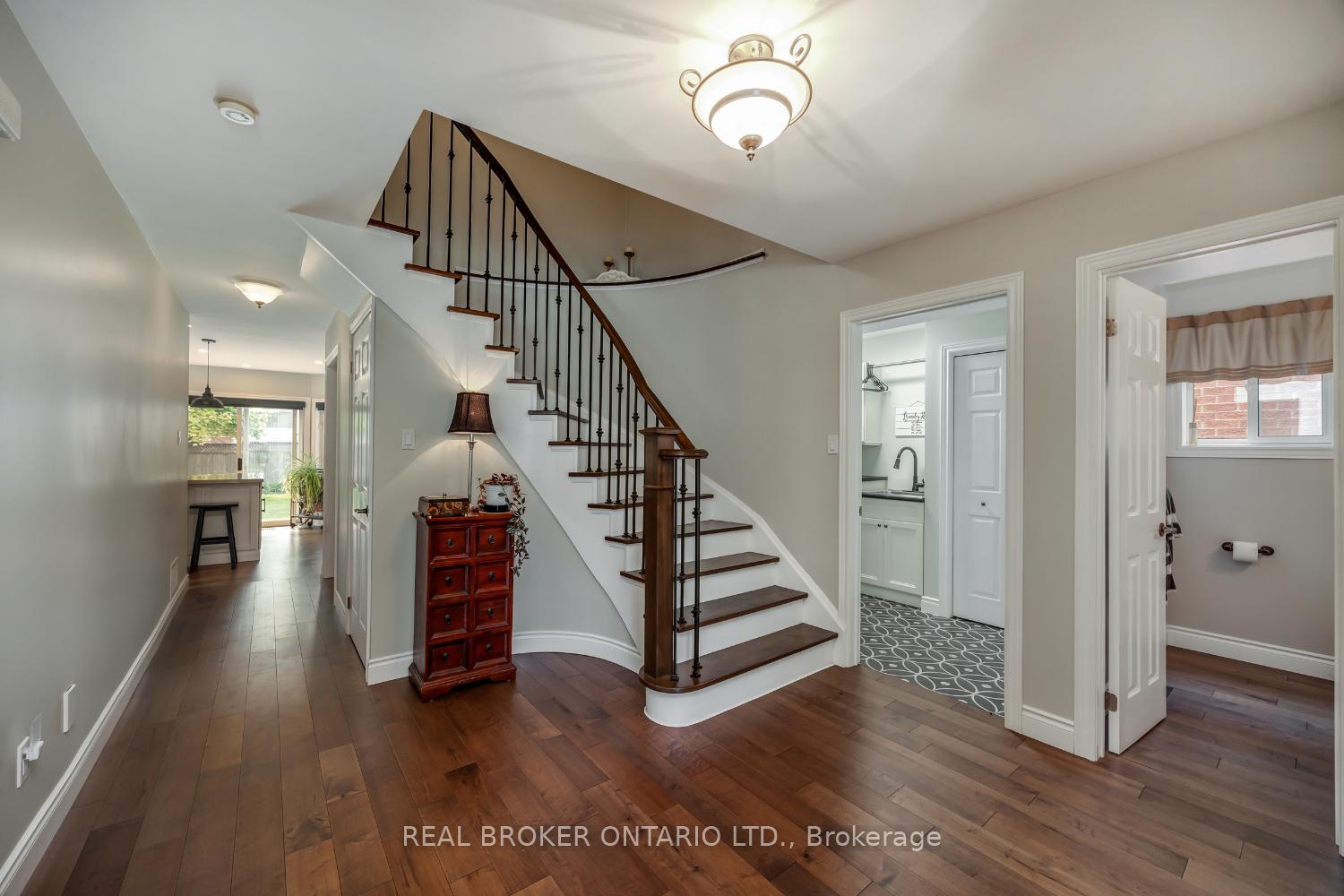 Photo 5 of 38 Apple Blossom Boulevard, Clarington, Bowmanville — HOMEH