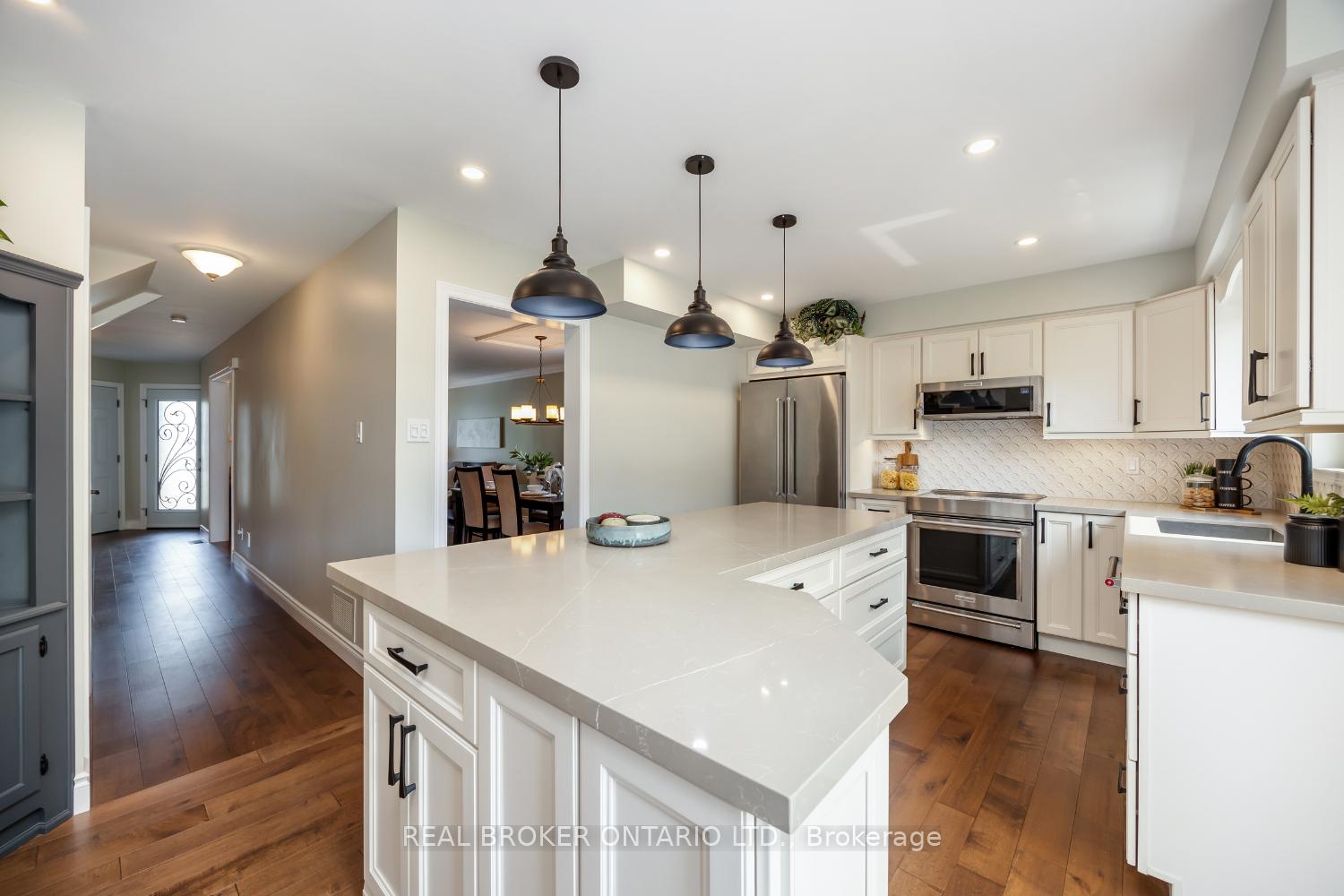 Photo 10 of 38 Apple Blossom Boulevard, Clarington, Bowmanville — HOMEH