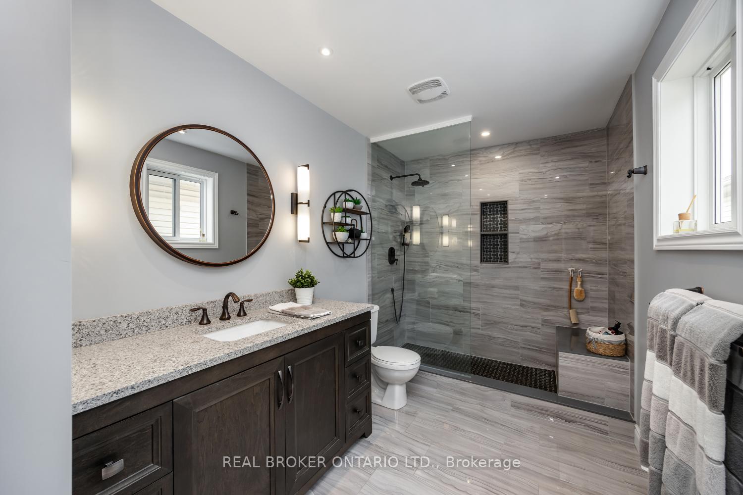 Photo 25 of 38 Apple Blossom Boulevard, Clarington, Bowmanville — HOMEH