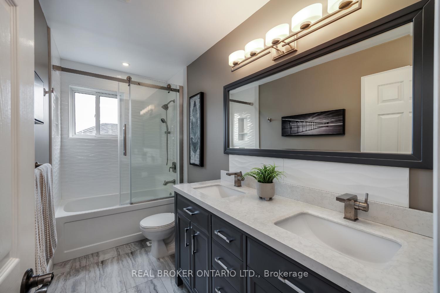 Photo 34 of 38 Apple Blossom Boulevard, Clarington, Bowmanville — HOMEH