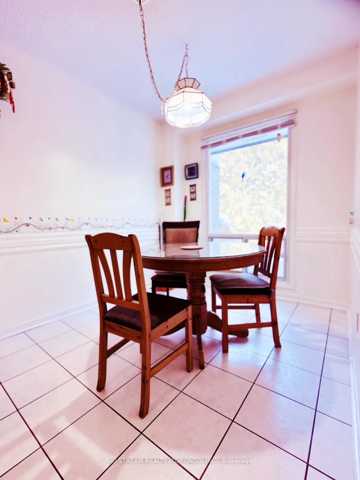 Photo 5 of 39 - 653 Village Parkway, Markham, Unionville — HOMEH