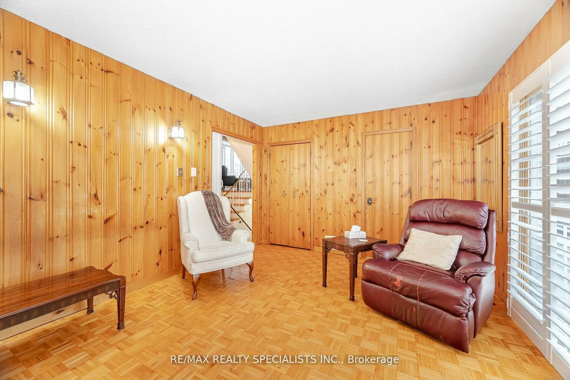Photo 7 of 137 Beaver Court, Caledon, Bolton North — HOMEH