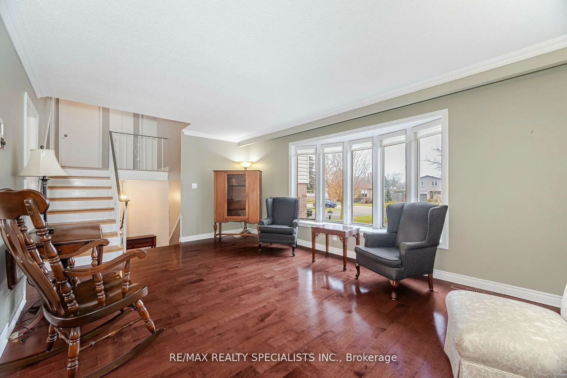 Photo 11 of 137 Beaver Court, Caledon, Bolton North — HOMEH