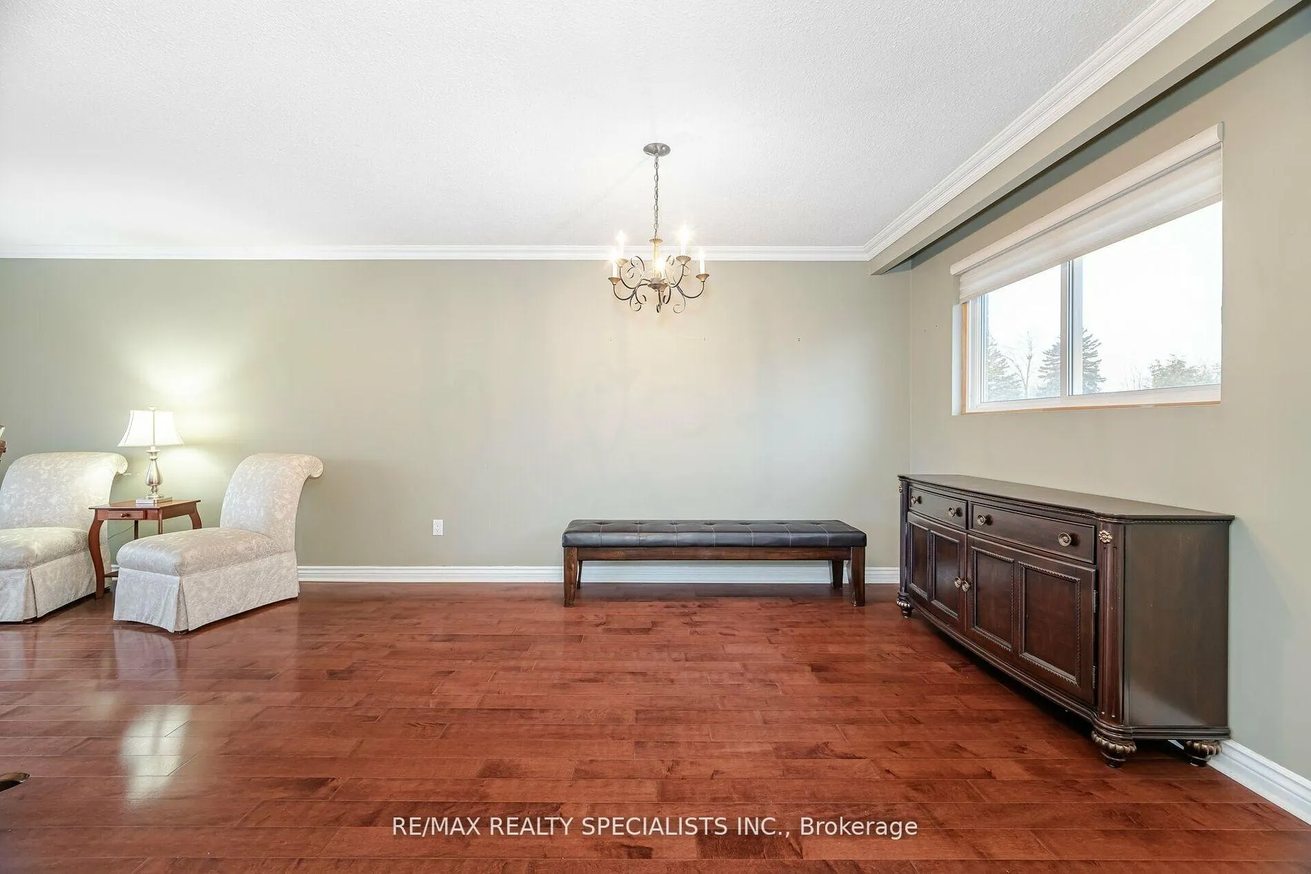 Photo 14 of 137 Beaver Court, Caledon, Bolton North — HOMEH