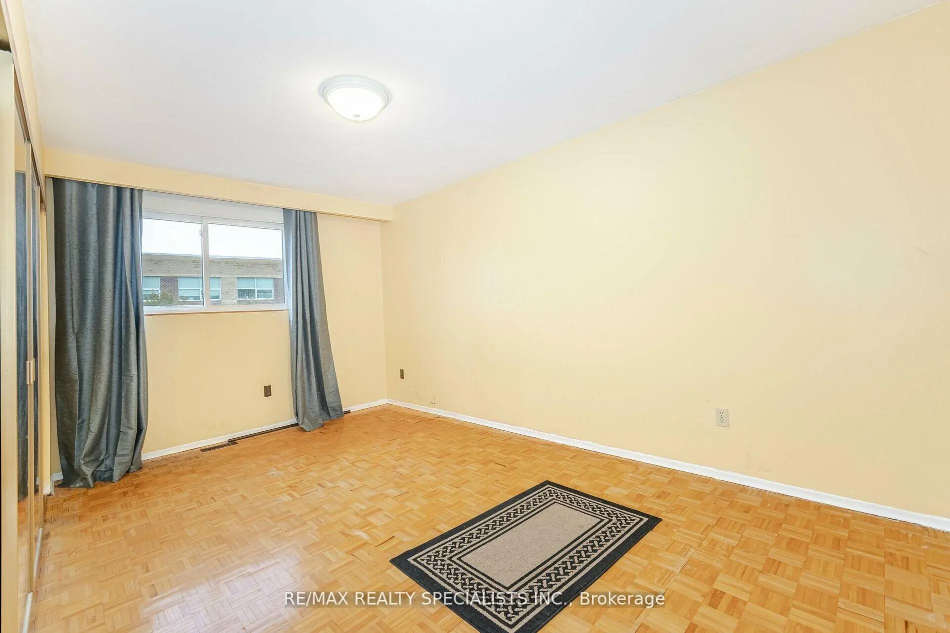 Photo 21 of 137 Beaver Court, Caledon, Bolton North — HOMEH