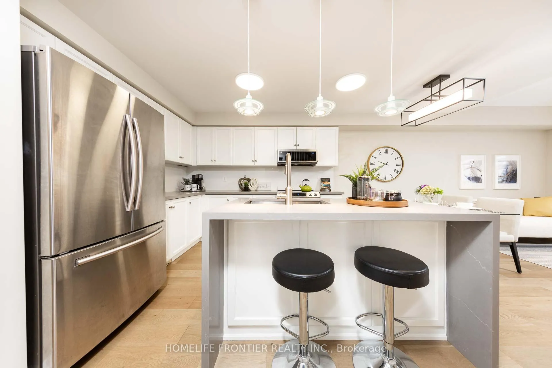 Photo 5 of 30 Benjamin Hood Crescent, Vaughan, Patterson — HOMEH