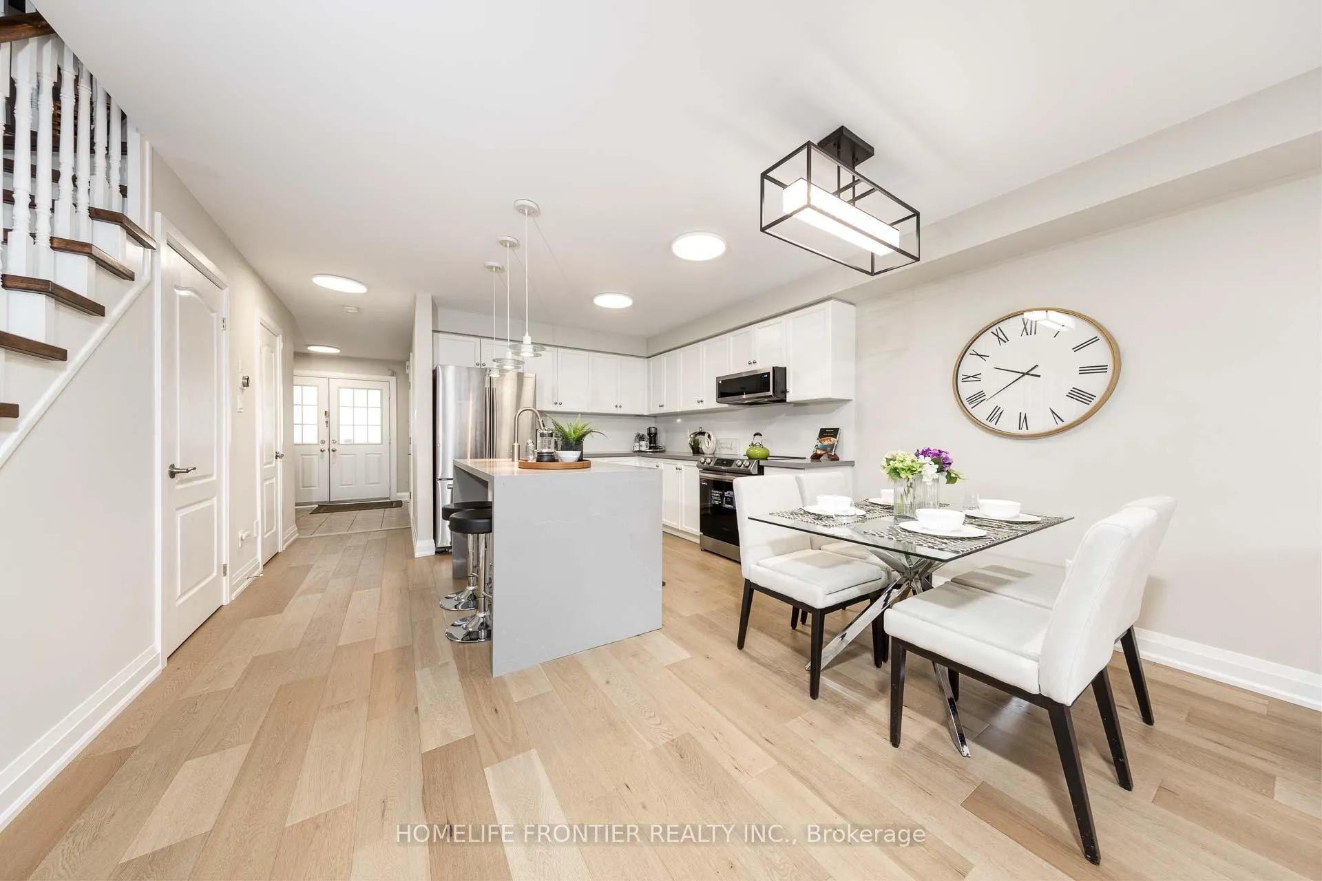 Photo 9 of 30 Benjamin Hood Crescent, Vaughan, Patterson — HOMEH