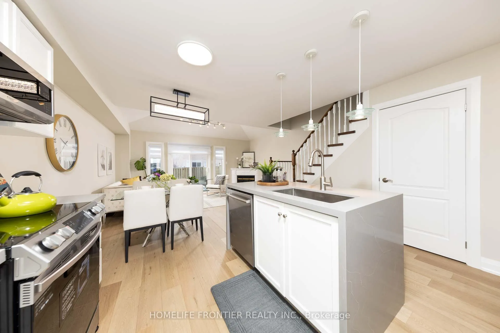 Photo 16 of 30 Benjamin Hood Crescent, Vaughan, Patterson — HOMEH