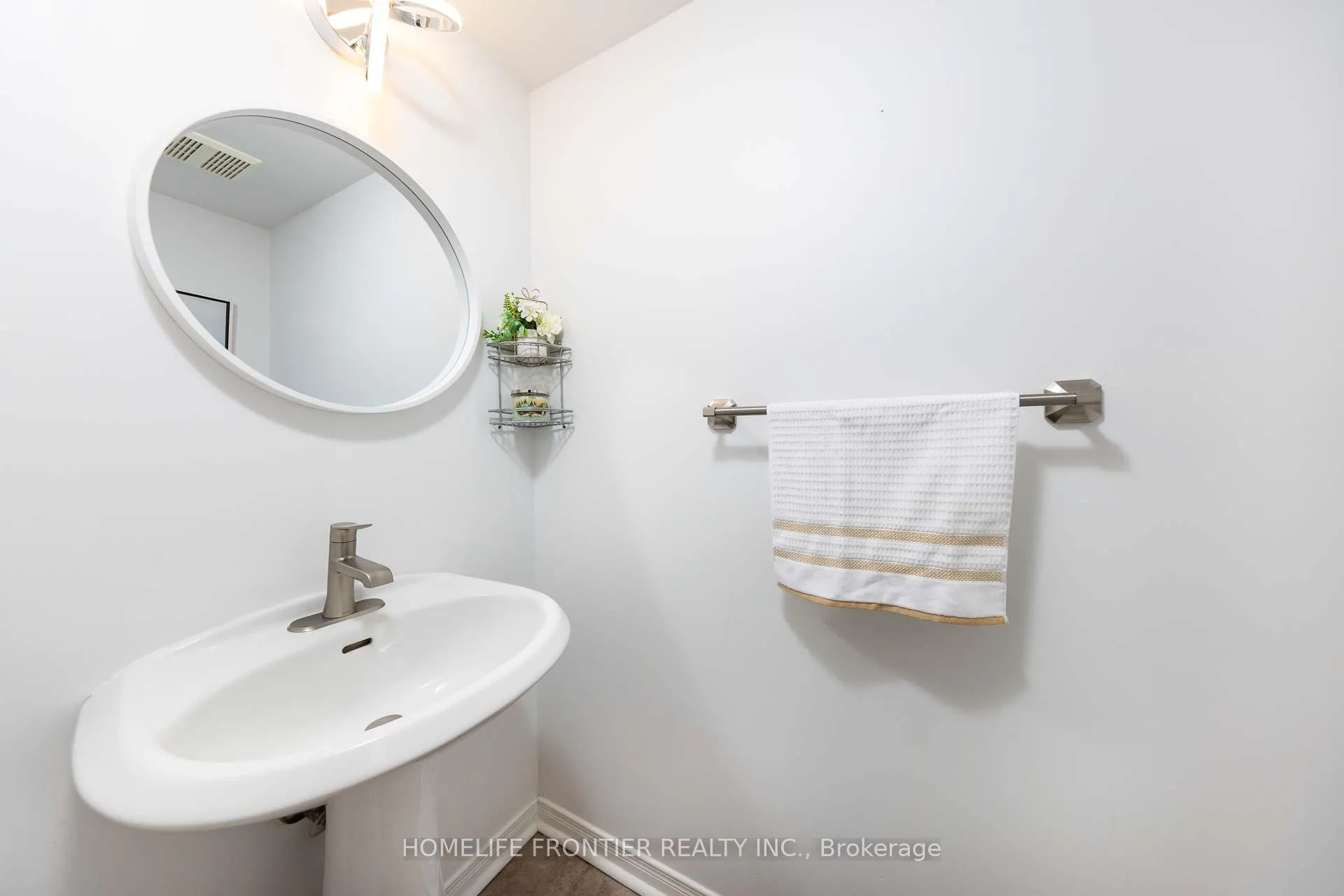 Photo 17 of 30 Benjamin Hood Crescent, Vaughan, Patterson — HOMEH