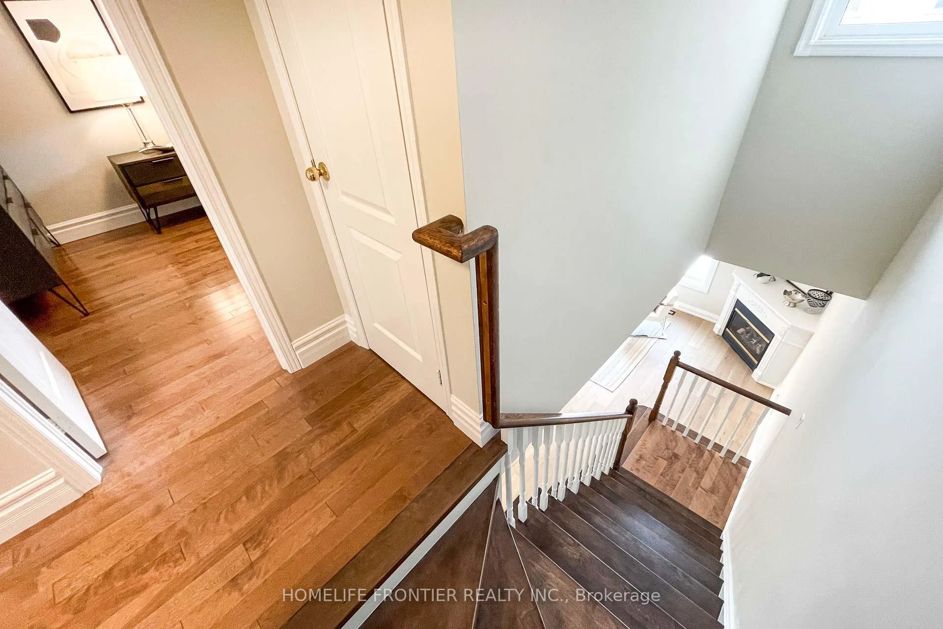 Photo 19 of 30 Benjamin Hood Crescent, Vaughan, Patterson — HOMEH