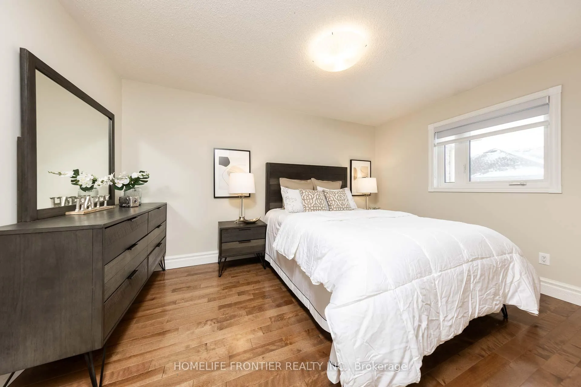 Photo 22 of 30 Benjamin Hood Crescent, Vaughan, Patterson — HOMEH