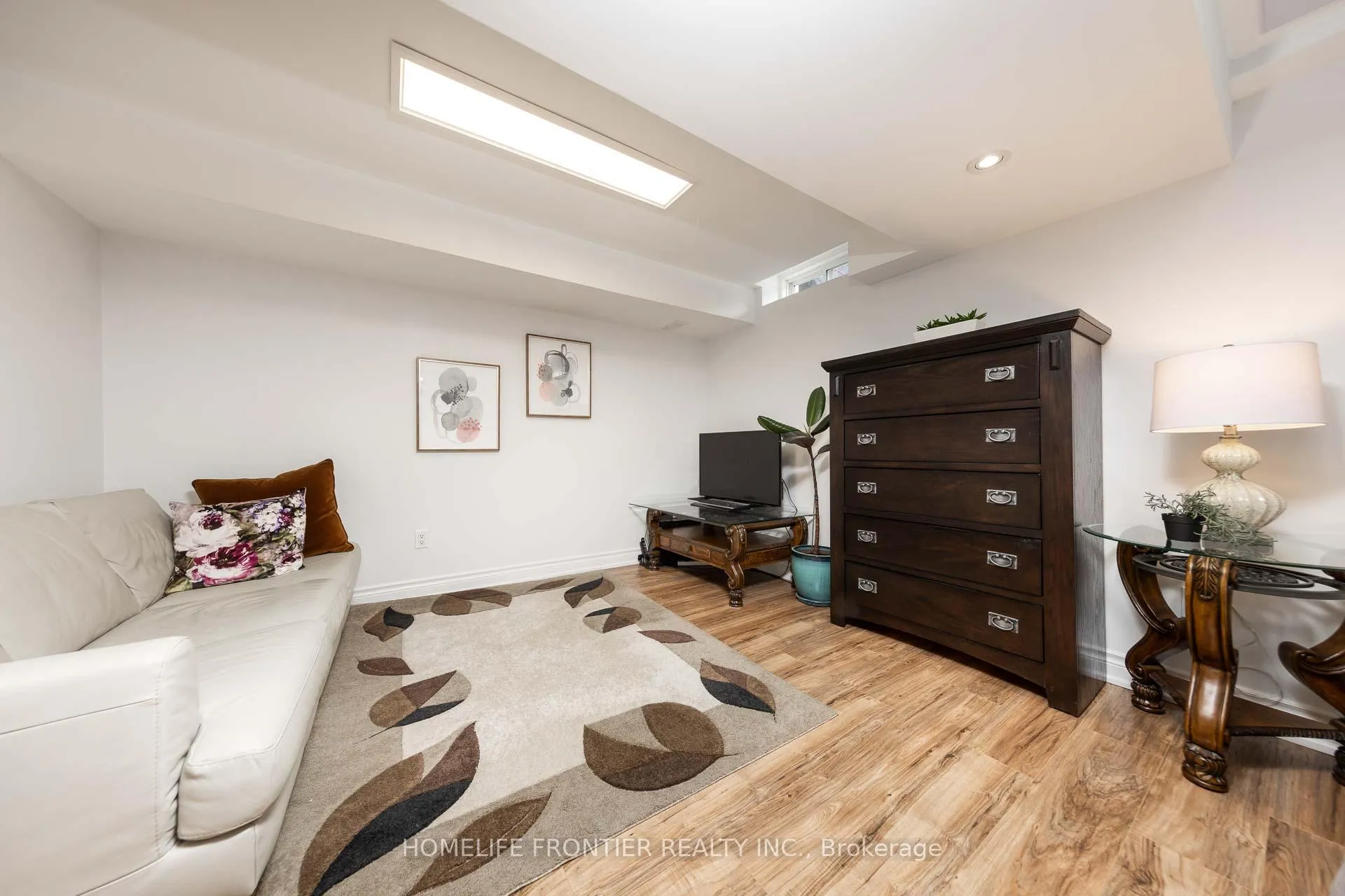 Photo 29 of 30 Benjamin Hood Crescent, Vaughan, Patterson — HOMEH