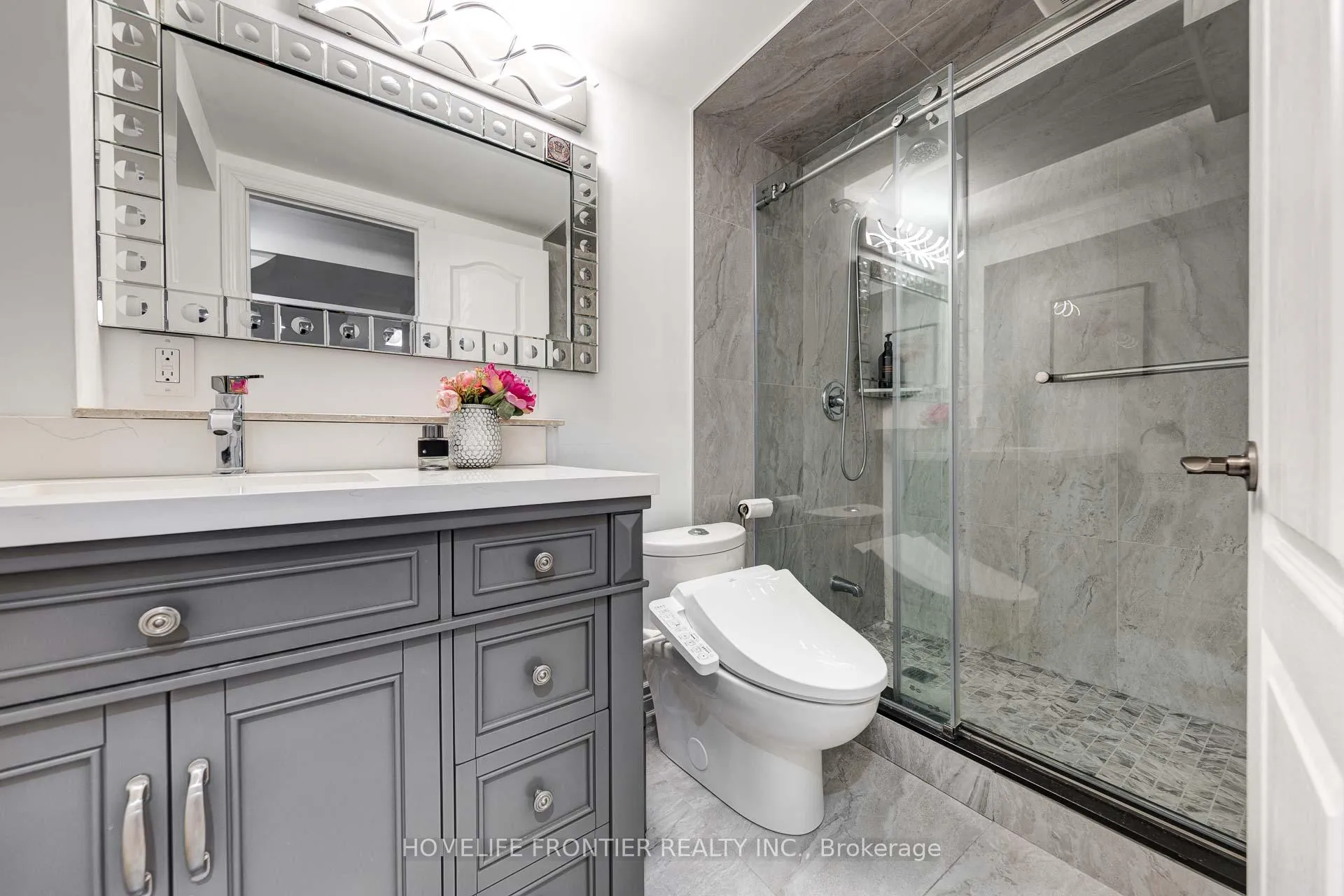 Photo 33 of 30 Benjamin Hood Crescent, Vaughan, Patterson — HOMEH