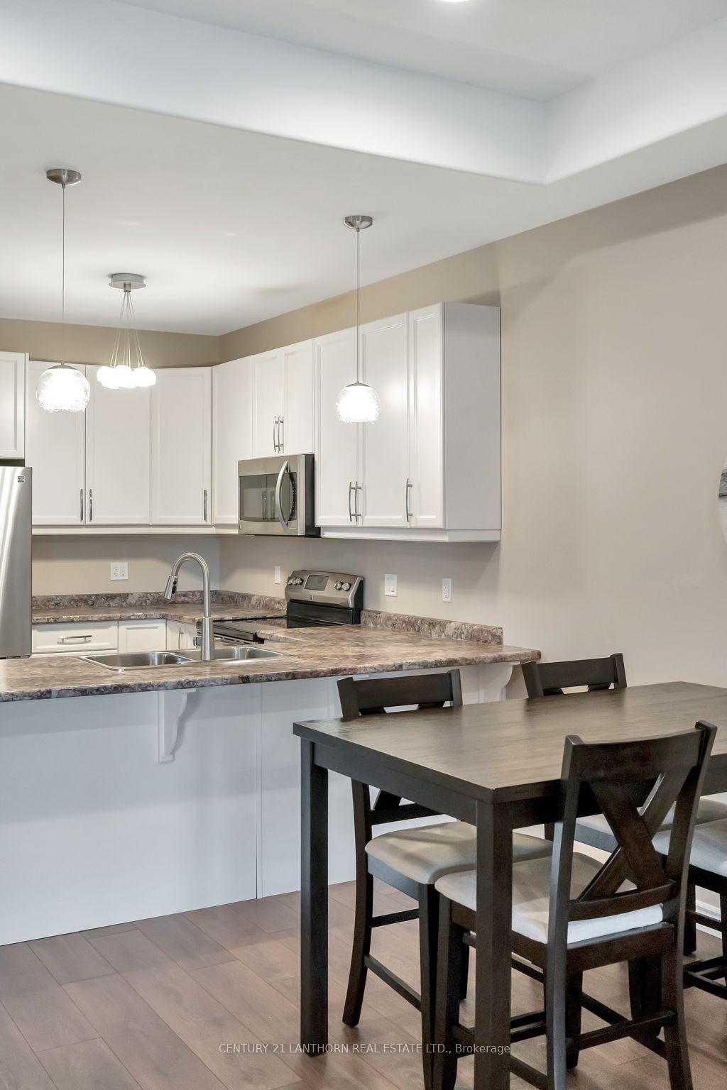 Photo 13 of 22 Mountain Ash Drive, Belleville, Thurlow Ward — HOMEH