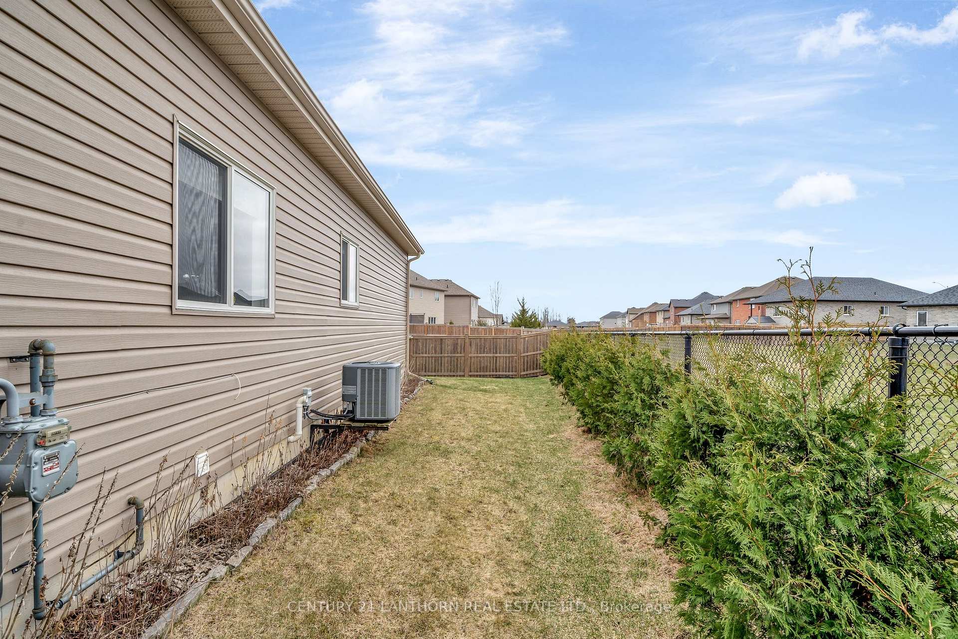 Photo 40 of 22 Mountain Ash Drive, Belleville, Thurlow Ward — HOMEH