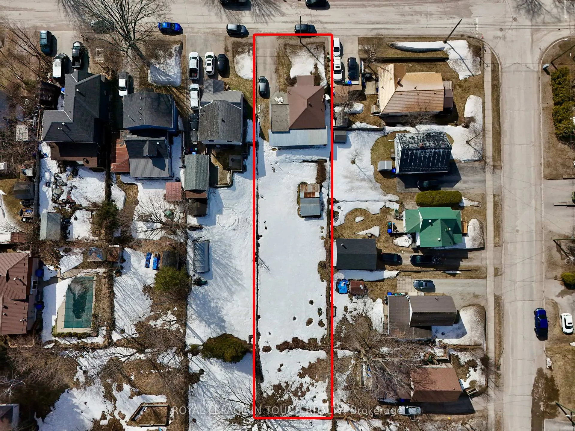 Photo 9 of 163 7th Street, Midland — HOMEH