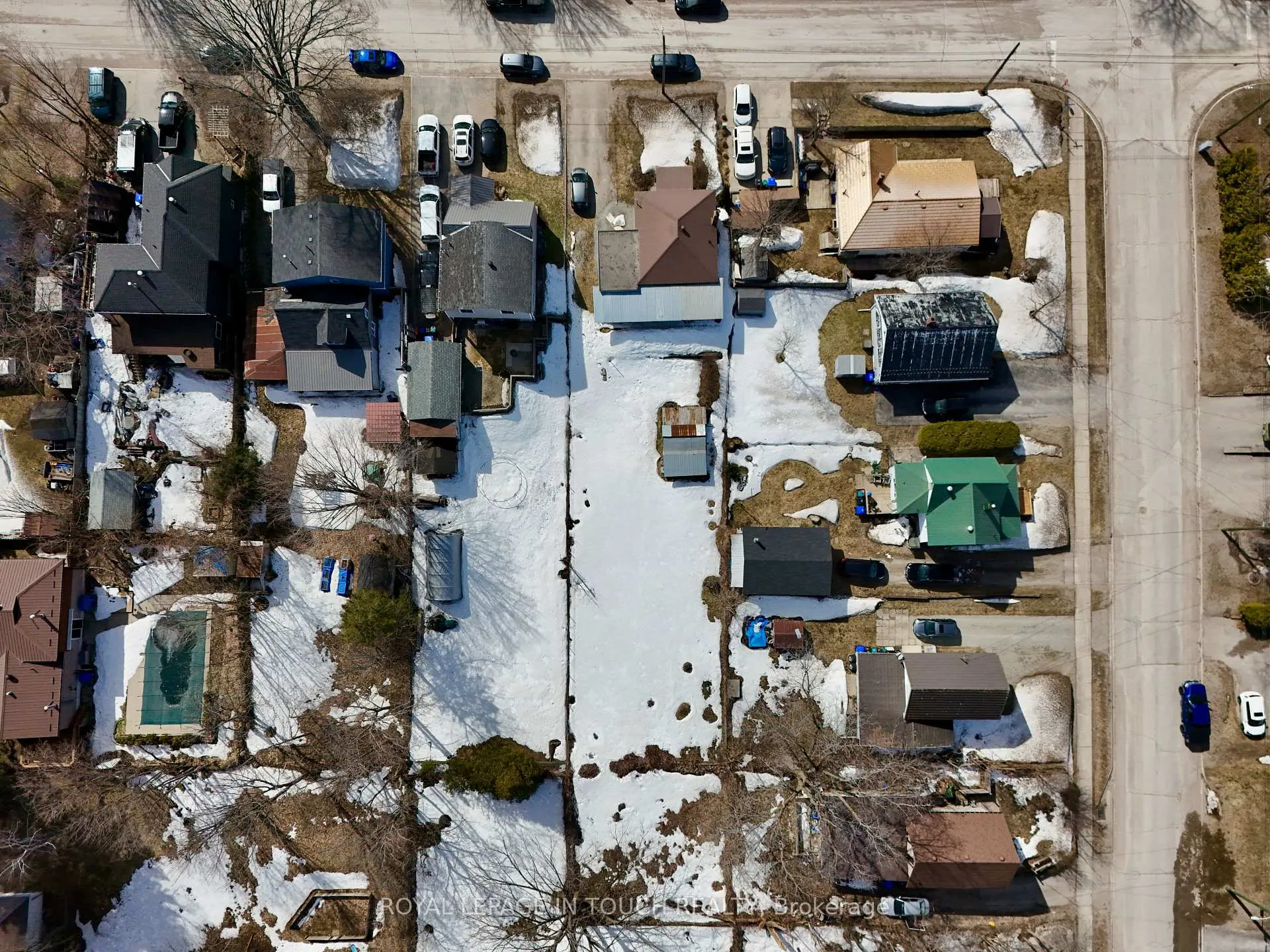 Photo 23 of 163 7th Street, Midland — HOMEH