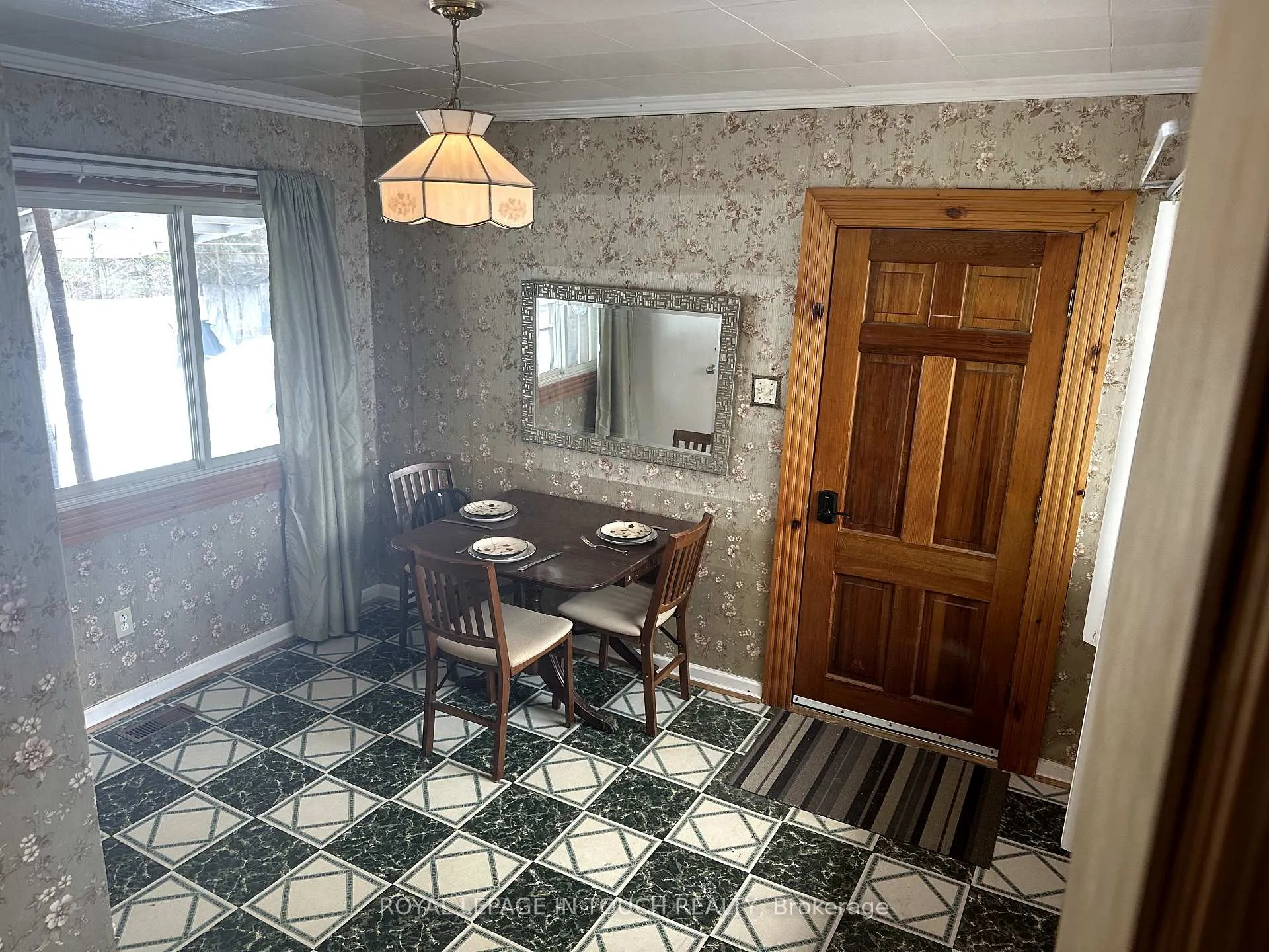 Photo 26 of 163 7th Street, Midland — HOMEH