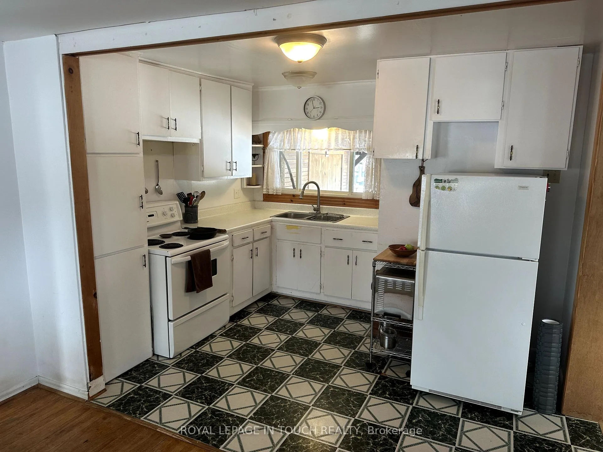 Photo 27 of 163 7th Street, Midland — HOMEH