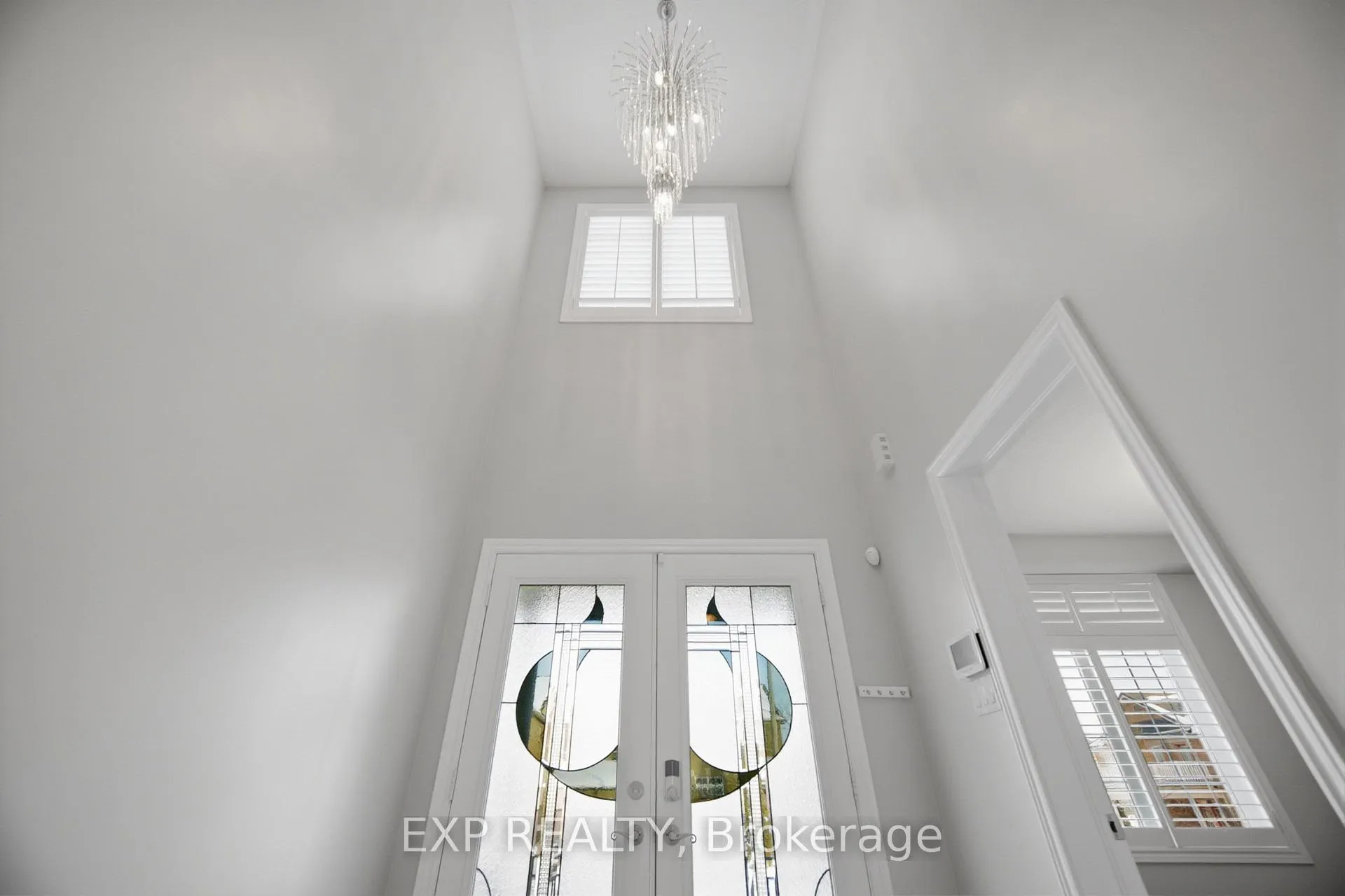 Photo 5 of 94 Kingsview Drive, Vaughan, Vellore Village — HOMEH