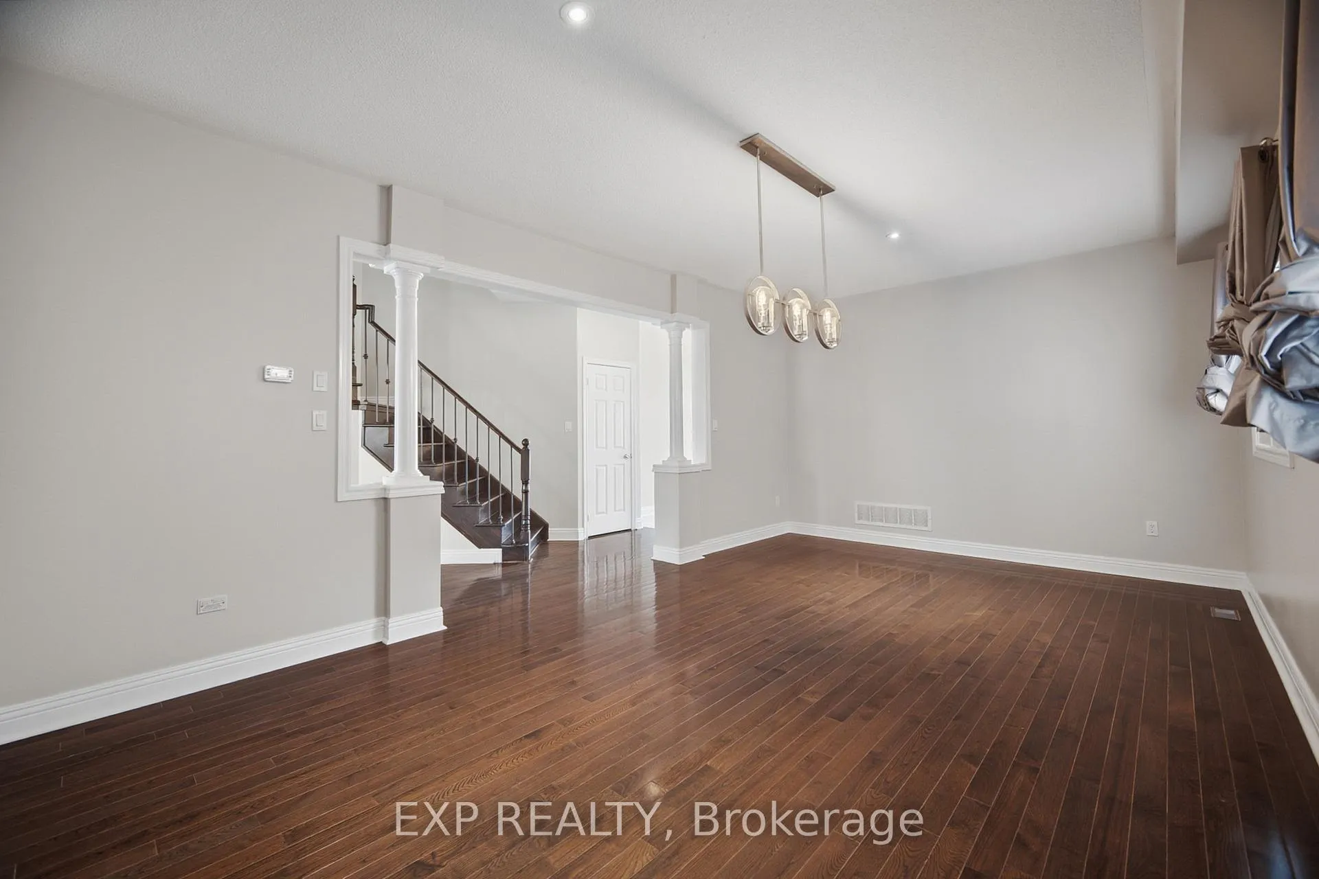 Photo 8 of 94 Kingsview Drive, Vaughan, Vellore Village — HOMEH