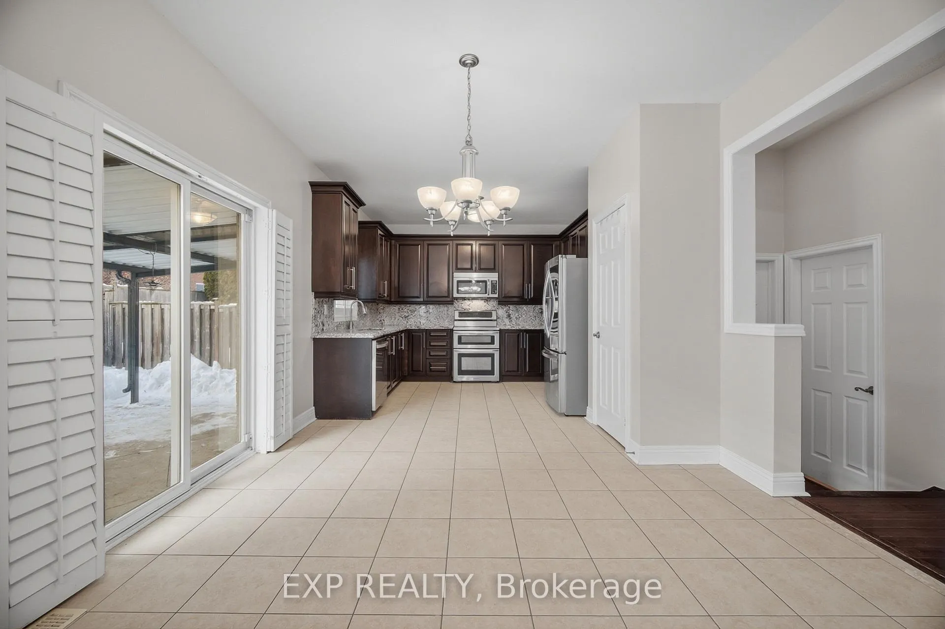 Photo 13 of 94 Kingsview Drive, Vaughan, Vellore Village — HOMEH