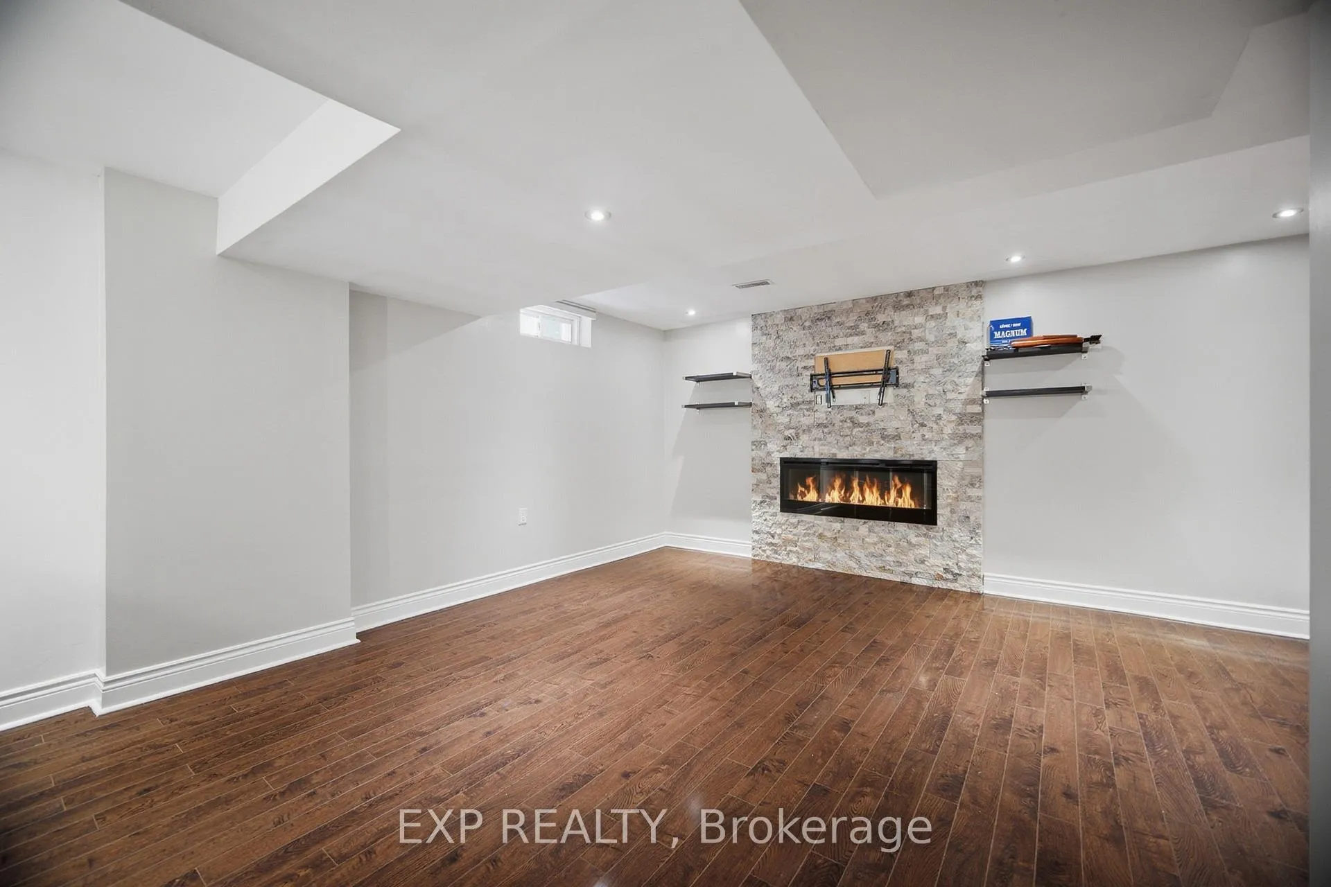 Photo 37 of 94 Kingsview Drive, Vaughan, Vellore Village — HOMEH