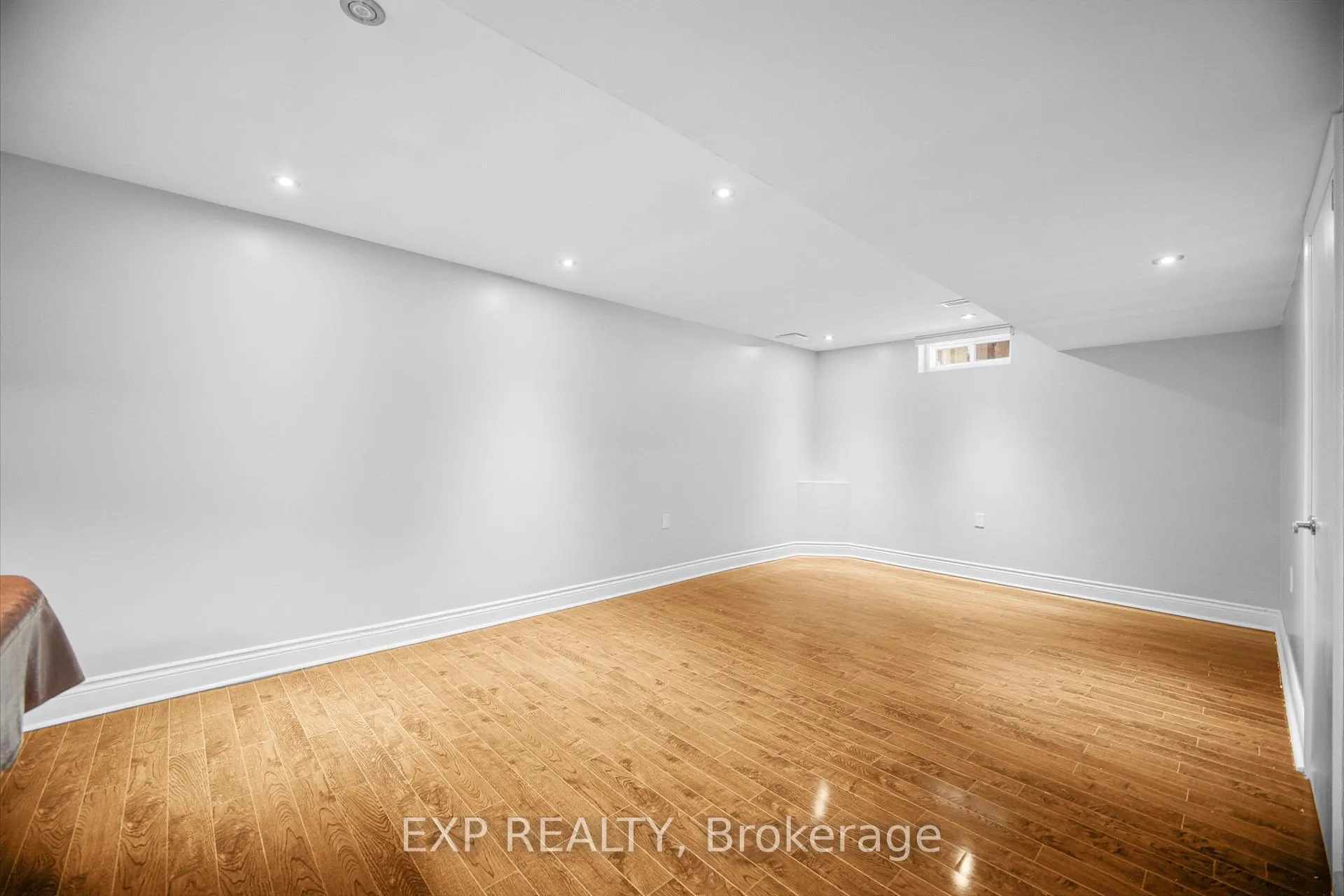 Photo 41 of 94 Kingsview Drive, Vaughan, Vellore Village — HOMEH