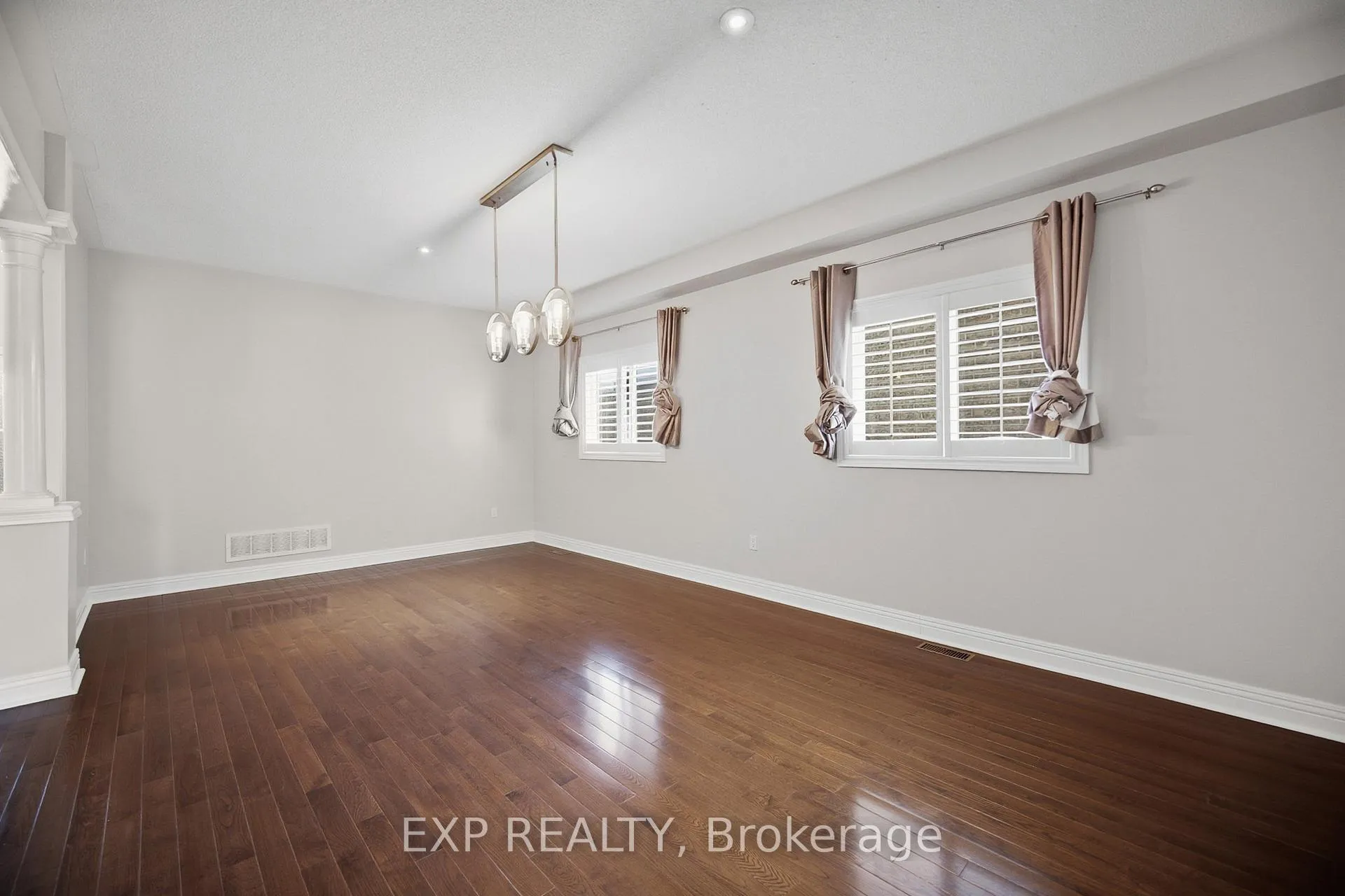 Photo 45 of 94 Kingsview Drive, Vaughan, Vellore Village — HOMEH