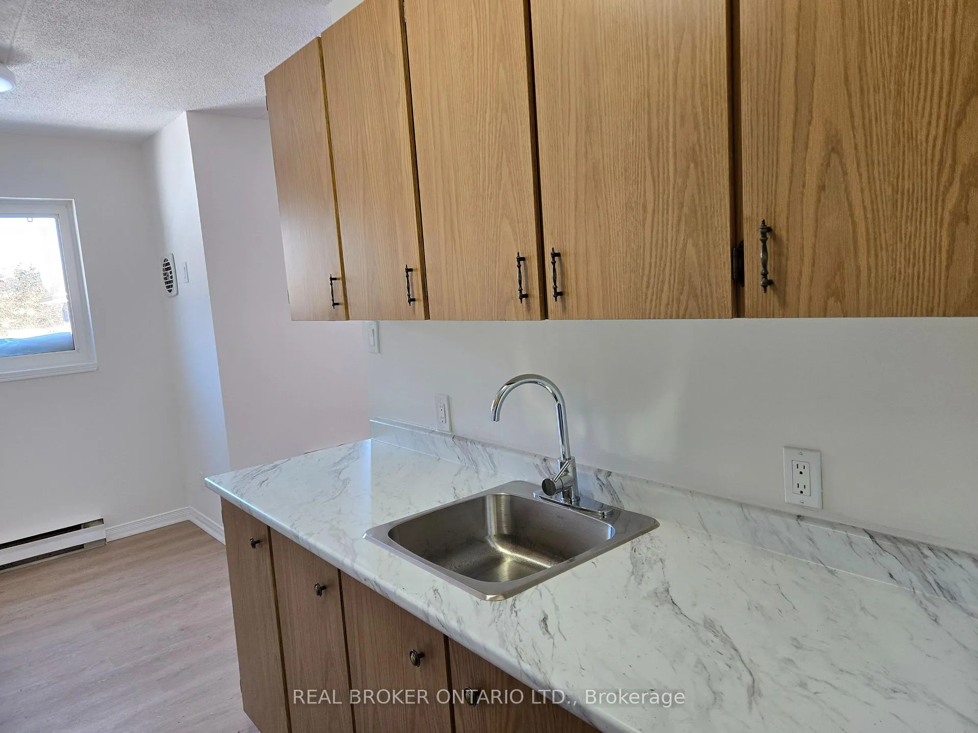 Photo 4 of Unit Apt #21, 15 Wellington Rd 124, Erin — HOMEH