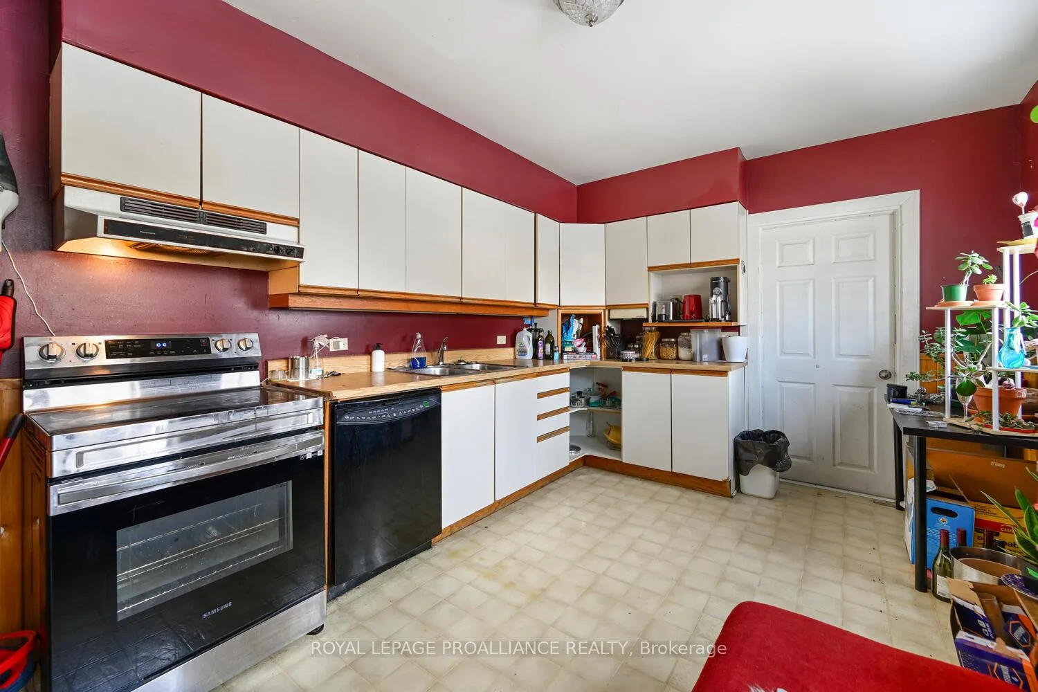 Photo 6 of 542-544 Middle Street W, Edwardsburgh/Cardinal, Town of Cardinal — HOMEH