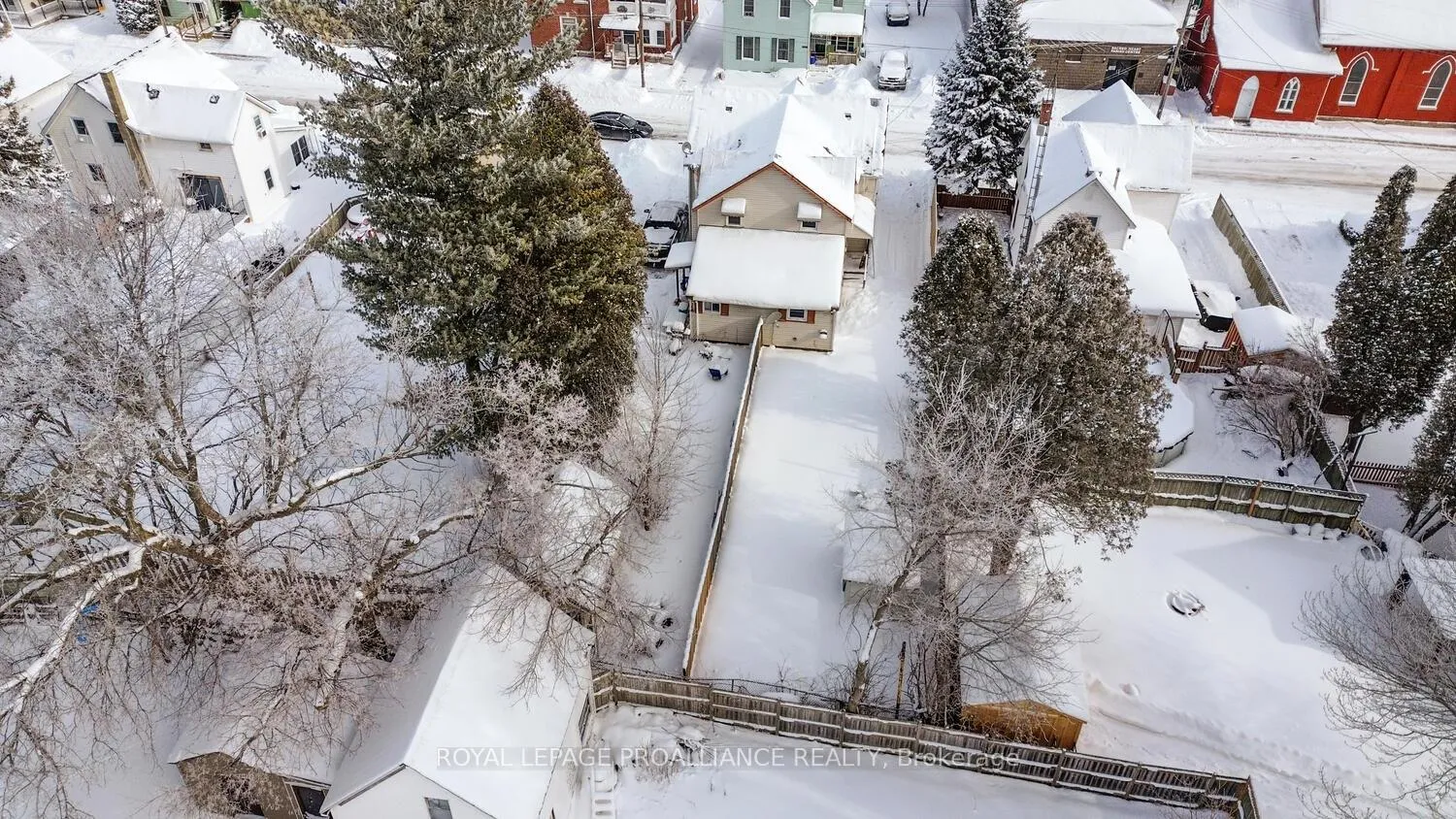 Photo 26 of 542-544 Middle Street W, Edwardsburgh/Cardinal, Town of Cardinal — HOMEH