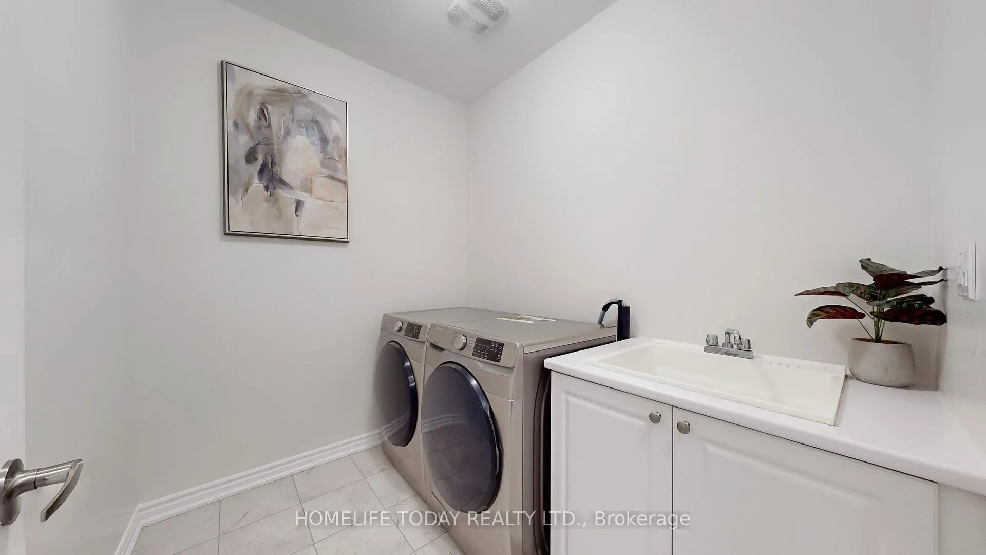 Photo 19 of 11 Portman Street, Caledon, Rural Caledon — HOMEH