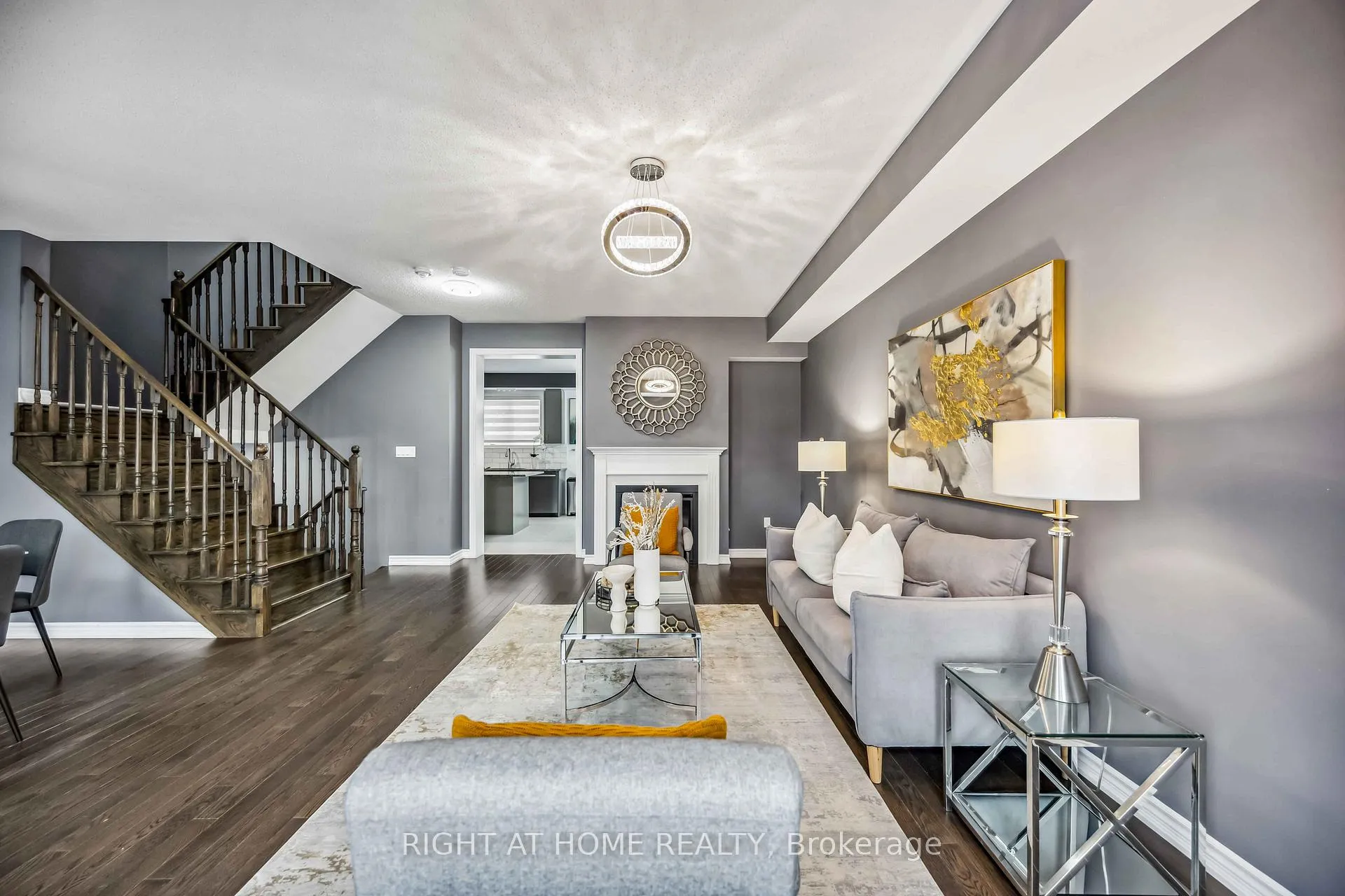 Photo 13 of 36 Westbury Way, Whitby, Brooklin — HOMEH