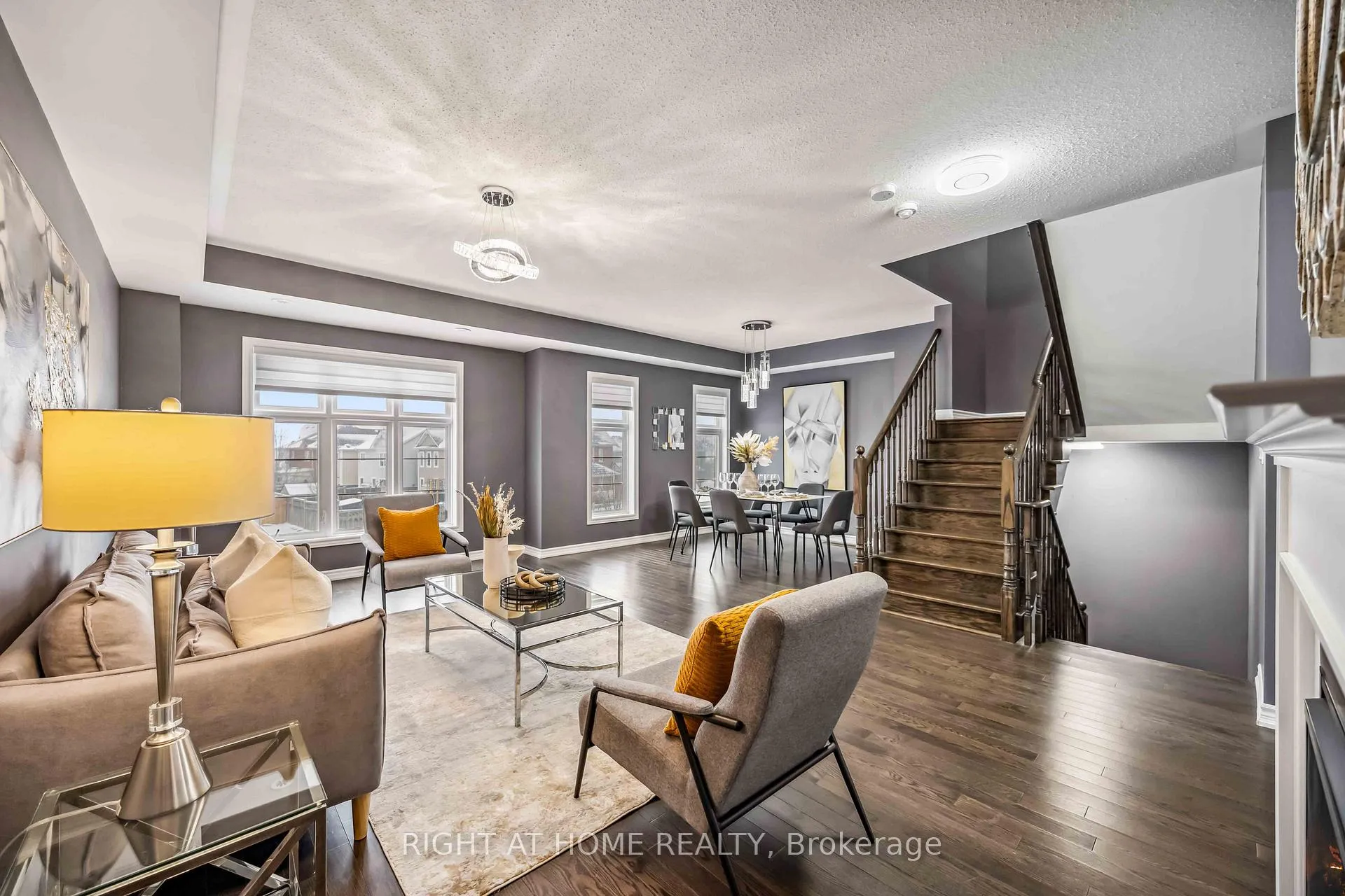 Photo 19 of 36 Westbury Way, Whitby, Brooklin — HOMEH