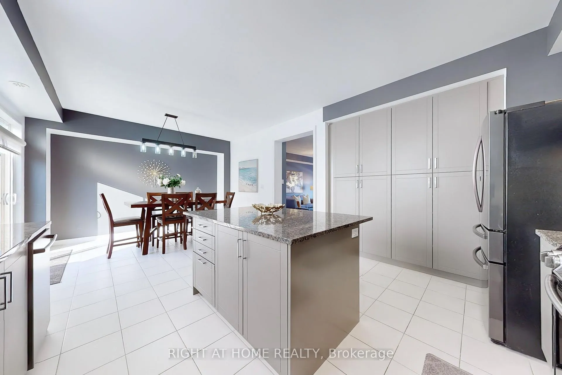 Photo 20 of 36 Westbury Way, Whitby, Brooklin — HOMEH