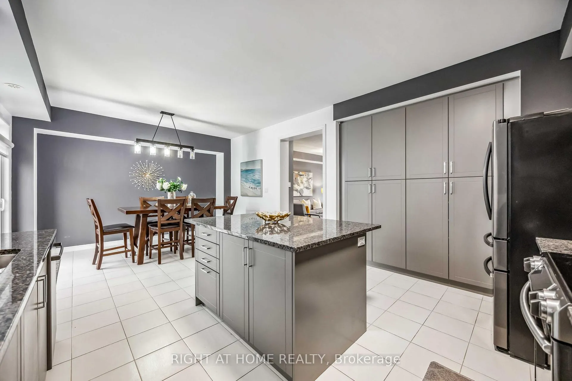 Photo 24 of 36 Westbury Way, Whitby, Brooklin — HOMEH