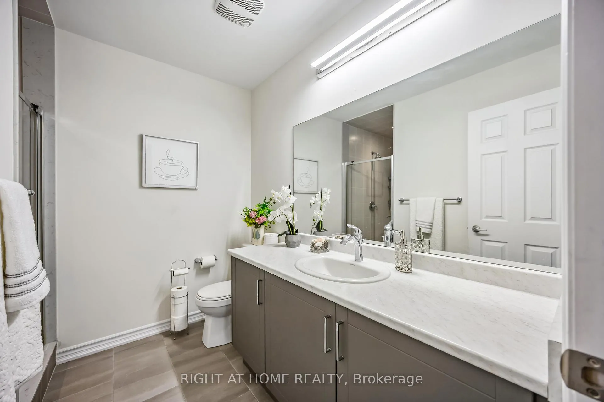 Photo 29 of 36 Westbury Way, Whitby, Brooklin — HOMEH